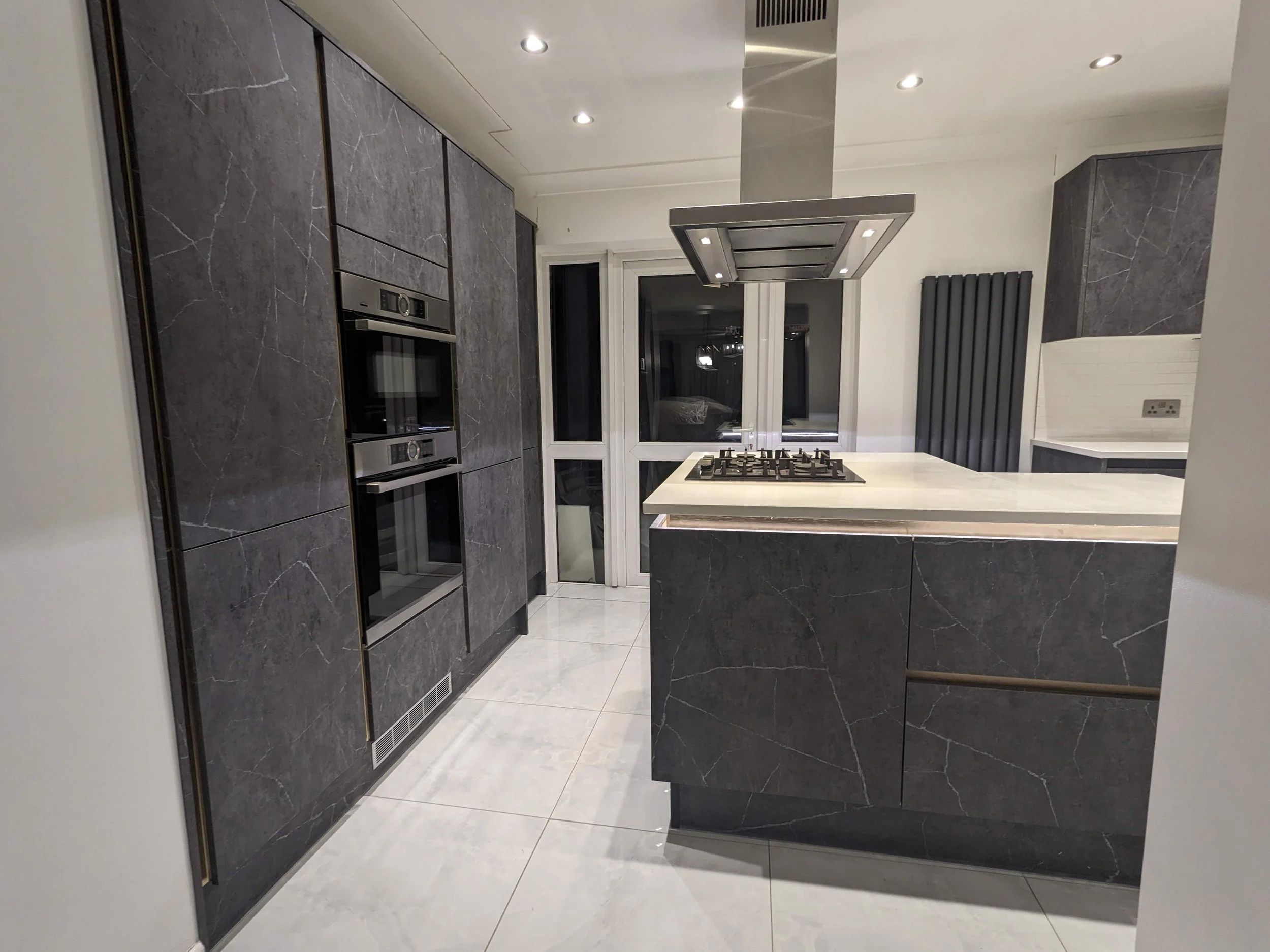 fit-to-perfection-kitchens-black-stone.jpg