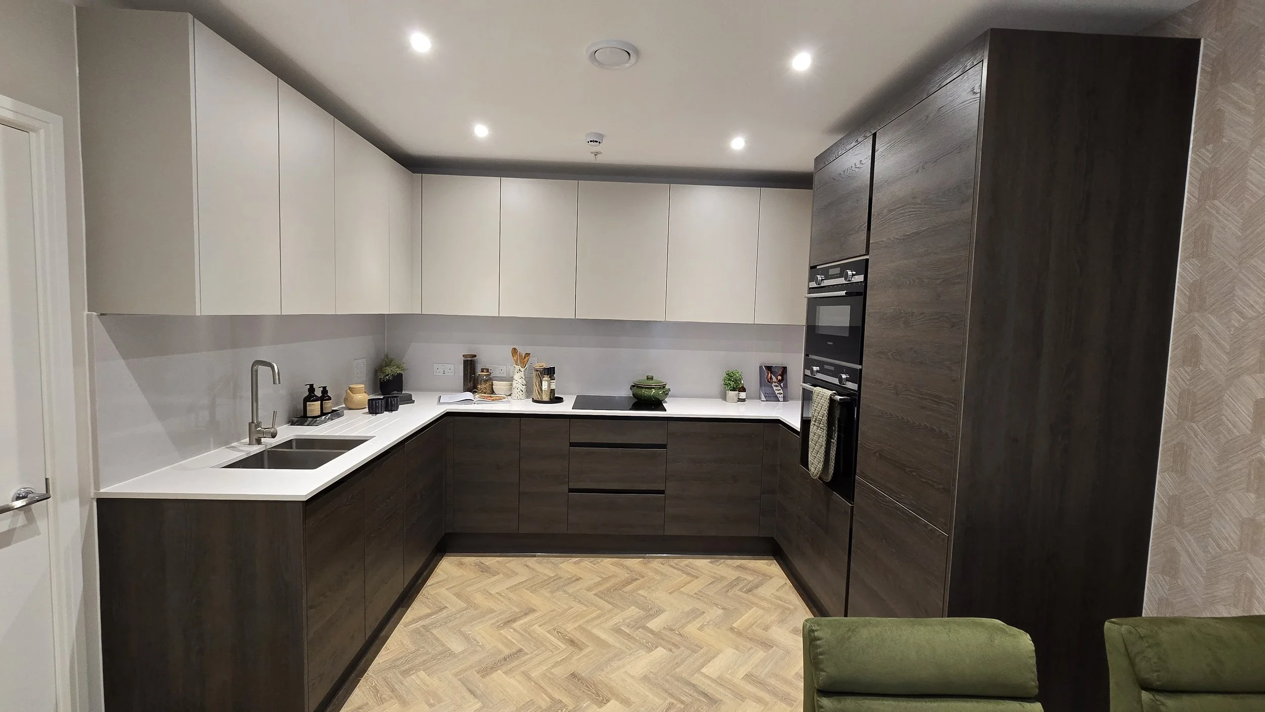 fit-to-perfection-kitchens-dark.jpg