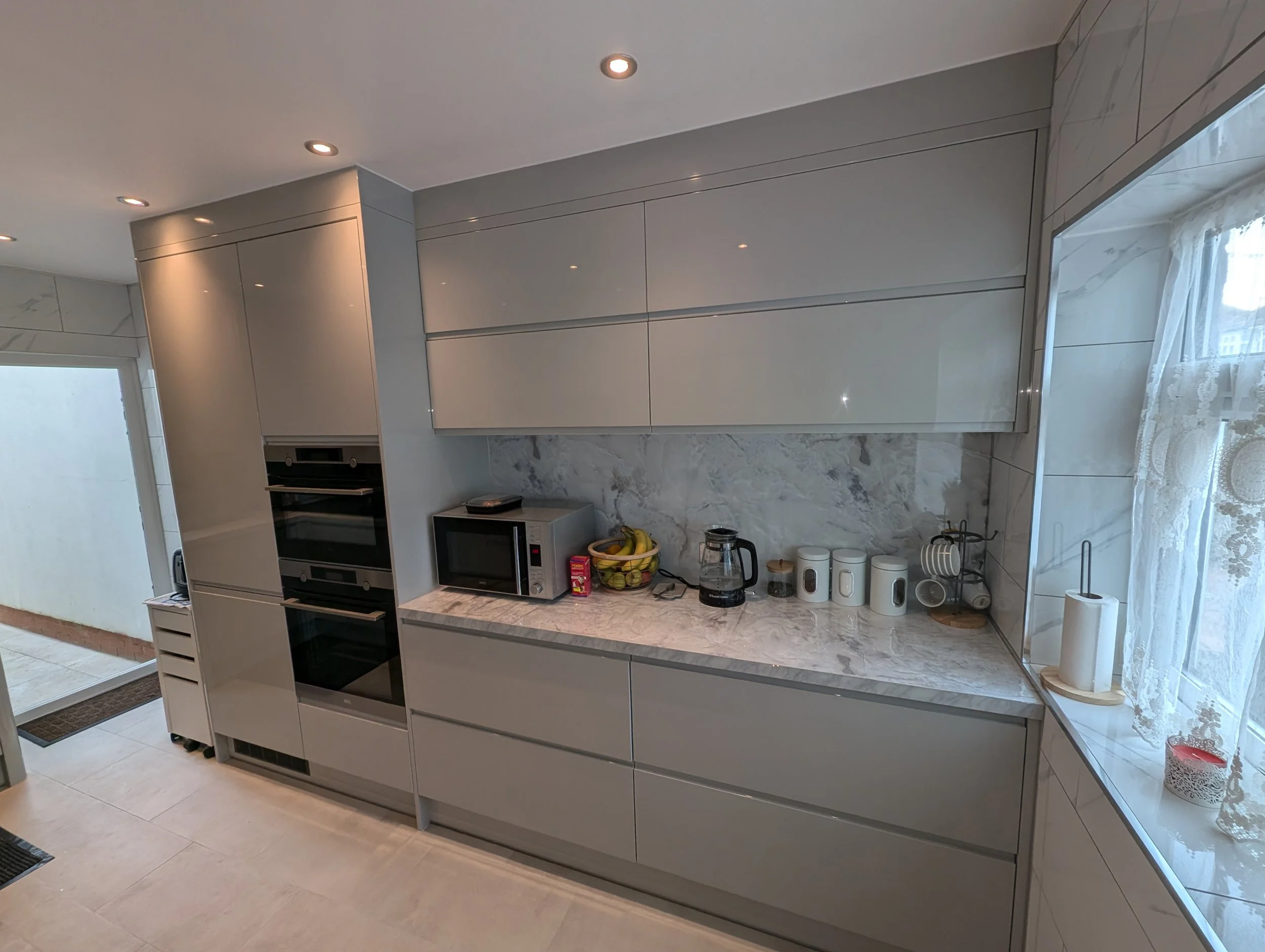 fit-to-perfection-kitchens-grey.jpg