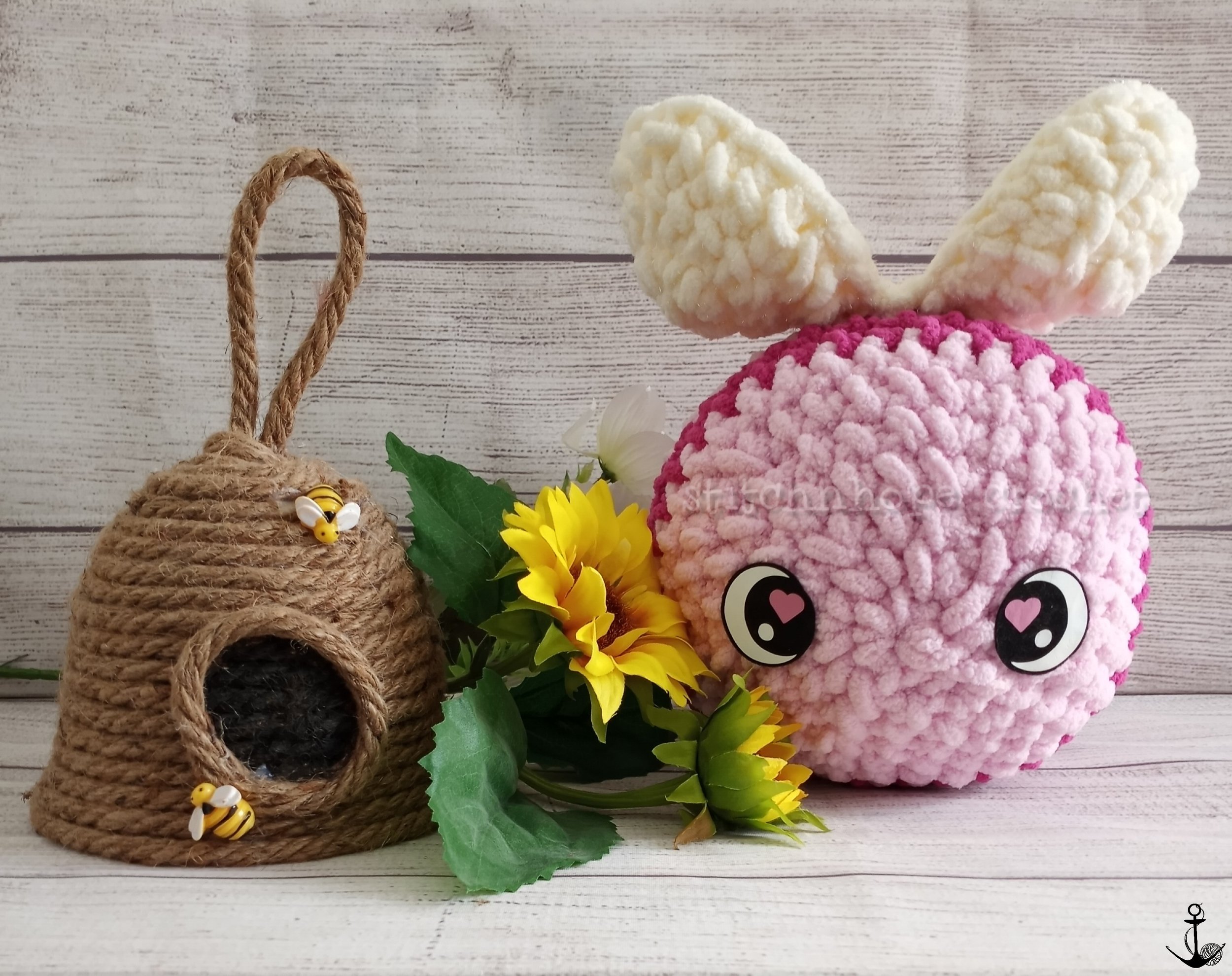 Cuddly Bee Plushie