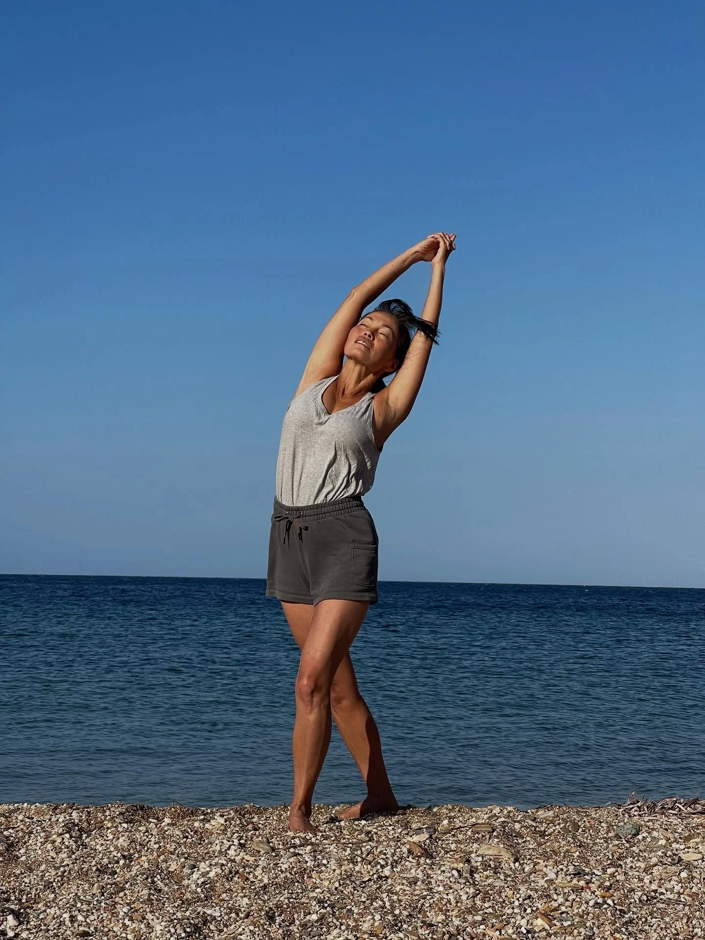 Yoga on the beach 🇬🇷 🏝️ 

Normally not really into sharing my asana (posture) as it&rsquo;s a small part of my practice but we couldn&rsquo;t resist the opportunity to take some photos on our beautiful quiet beach at our 2nd Airbnb. 

We watched t
