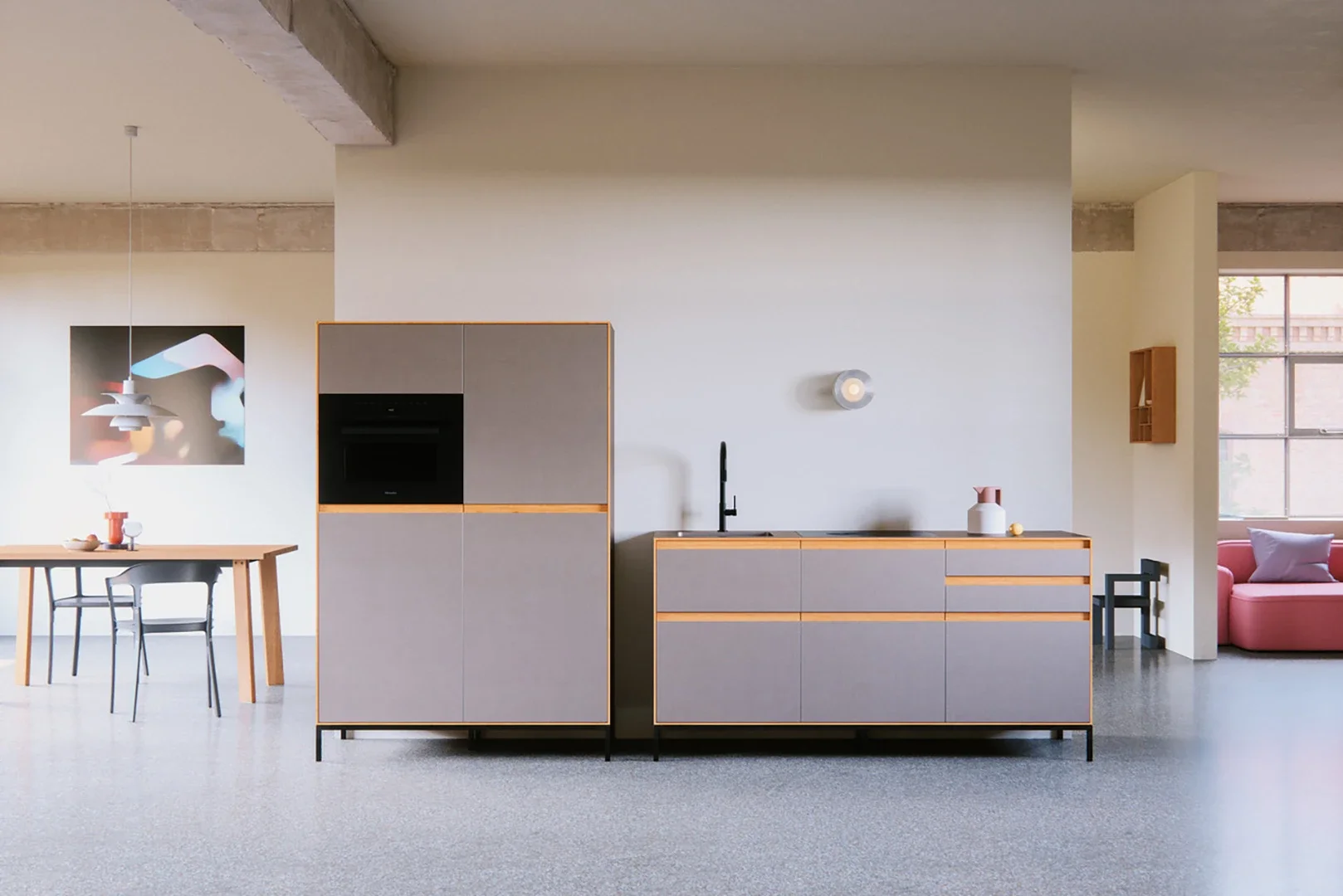 Die TINY KITCHEN von Neuvermoebelt bietet eine langlebige und ressourcenschonende Alternative zur Wegwerfgesellschaft