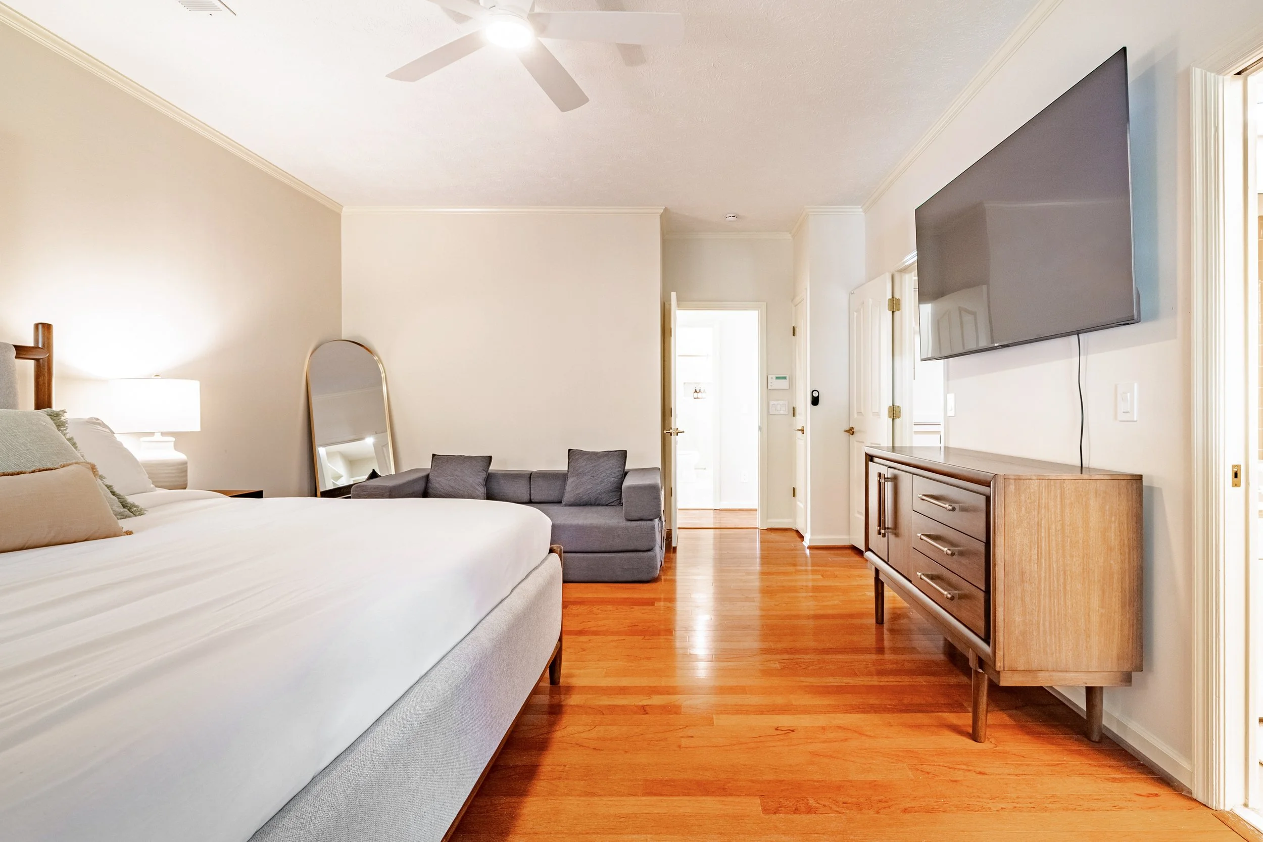 bedroom2.jpeg