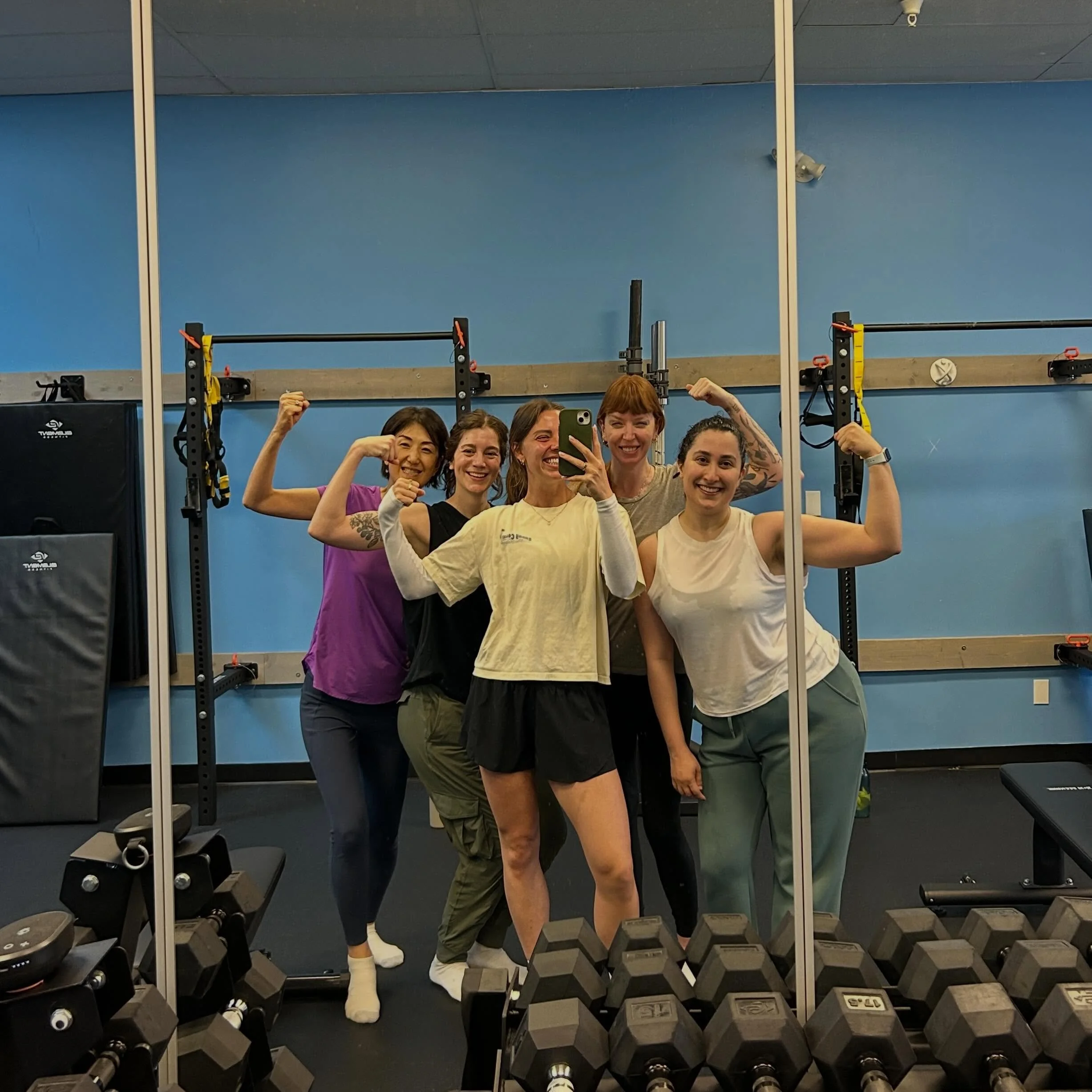 Enjoy this photo of our lovely Learn to Lift grads from our Saturday workshop 💛💪🏼

Next round of Learn to Lift starts:
Wednesday May 13th at 7pm
Saturday May 23rd at 9am

There&rsquo;s only a couple spots left in each of these workshops so if you&