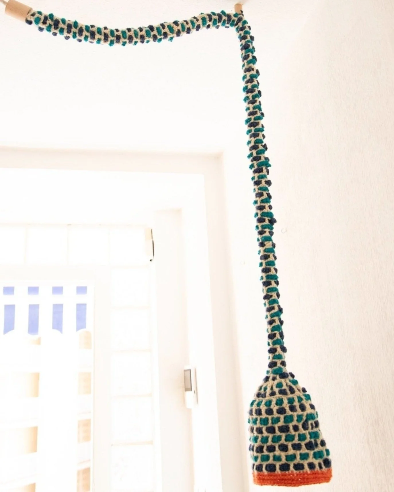 lámpara-cordón-eléctrico-crochet-colores