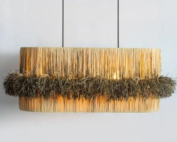 Lámpara artesanal de rafia modelo Manja de dosana, pieza colgante con fibras naturales y luz cálida para salón o comedor