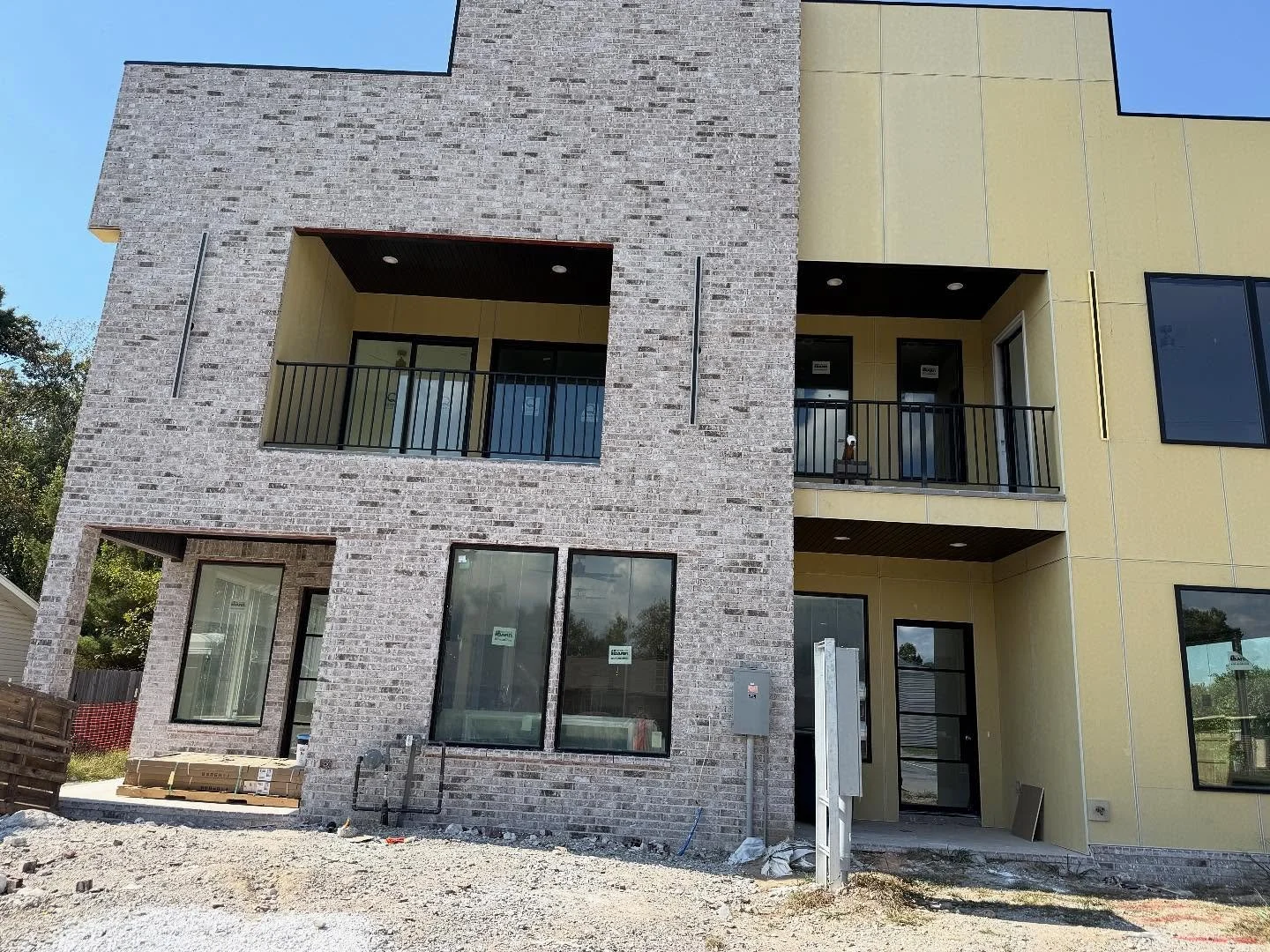 Town home railing installed and powered coated ✅✅✅#welder #homes