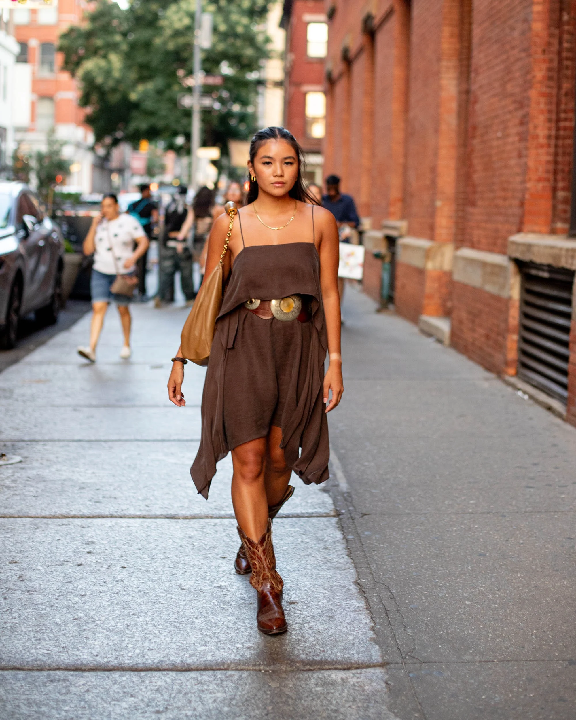 Street style. Isabelle. Future photographer for Natgeo?

#streetstyle #nycfashion #fashioninspo #nyphotographer