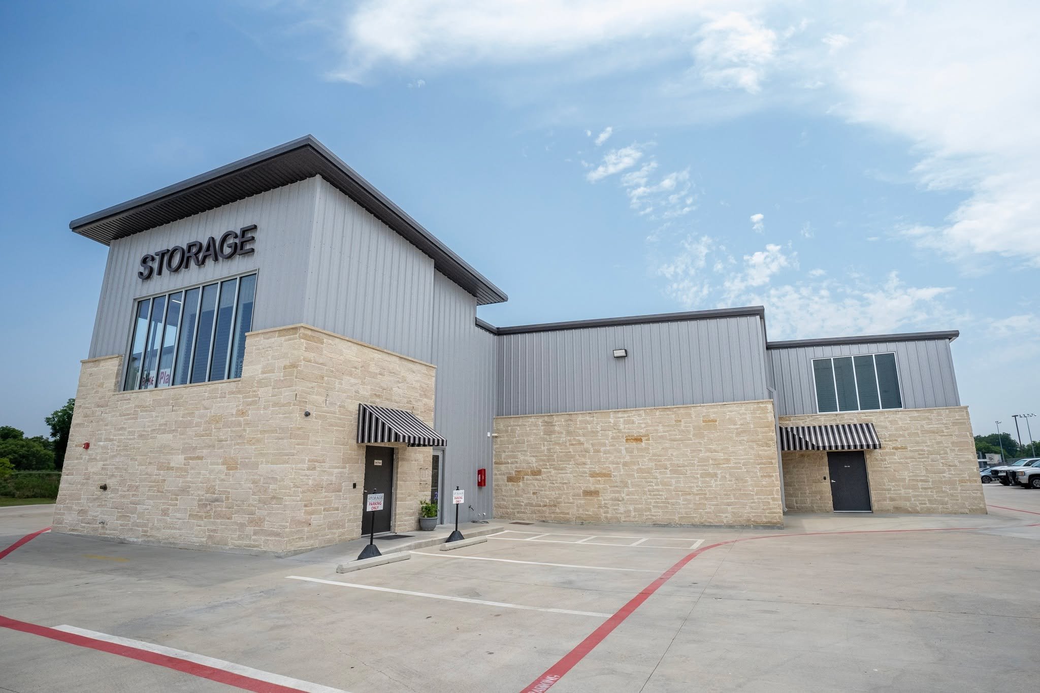 😌 STORAGE THAT GIVES YOU PEACE OF MIND 😌

Life gets messy. Storage gets organized. That's the Market Place Storage at Sulphur Creek difference!

When your belongings are safe, secure, and organized &ndash; you can finally relax.

✨ Secure facilitie