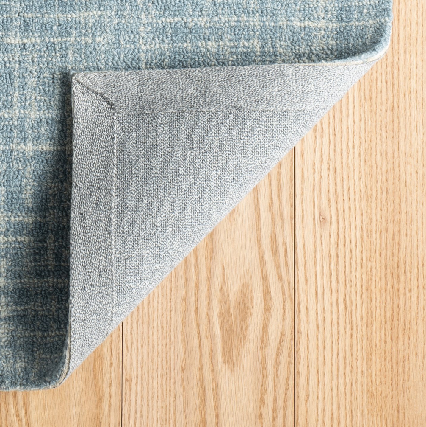 DA62_Crosshatch_Aegean_Reverse_RugCorner.jpg