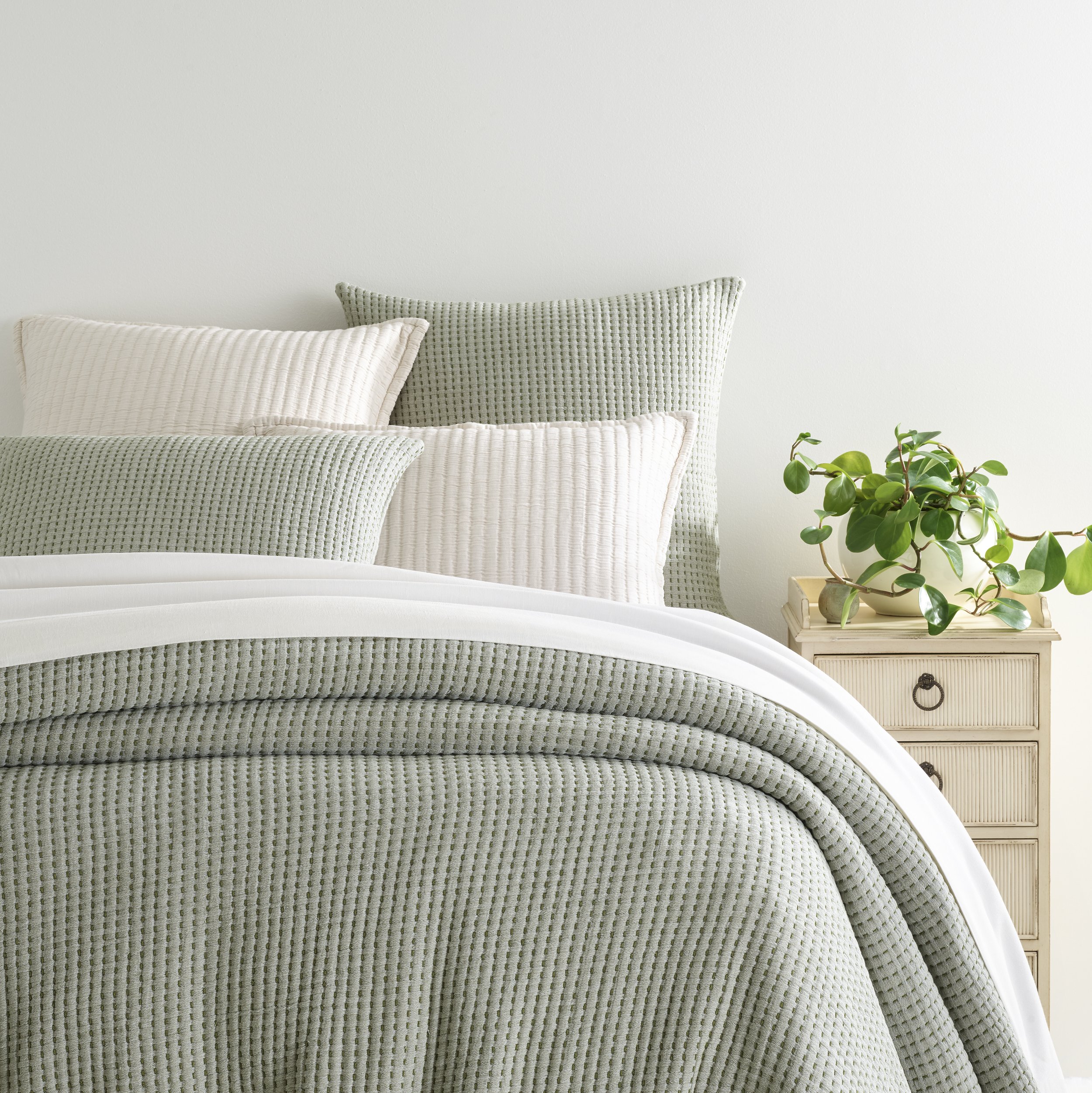 PC2810_PickStitch_Evergreen_MatelasseCoverlet_Product Shot.jpg