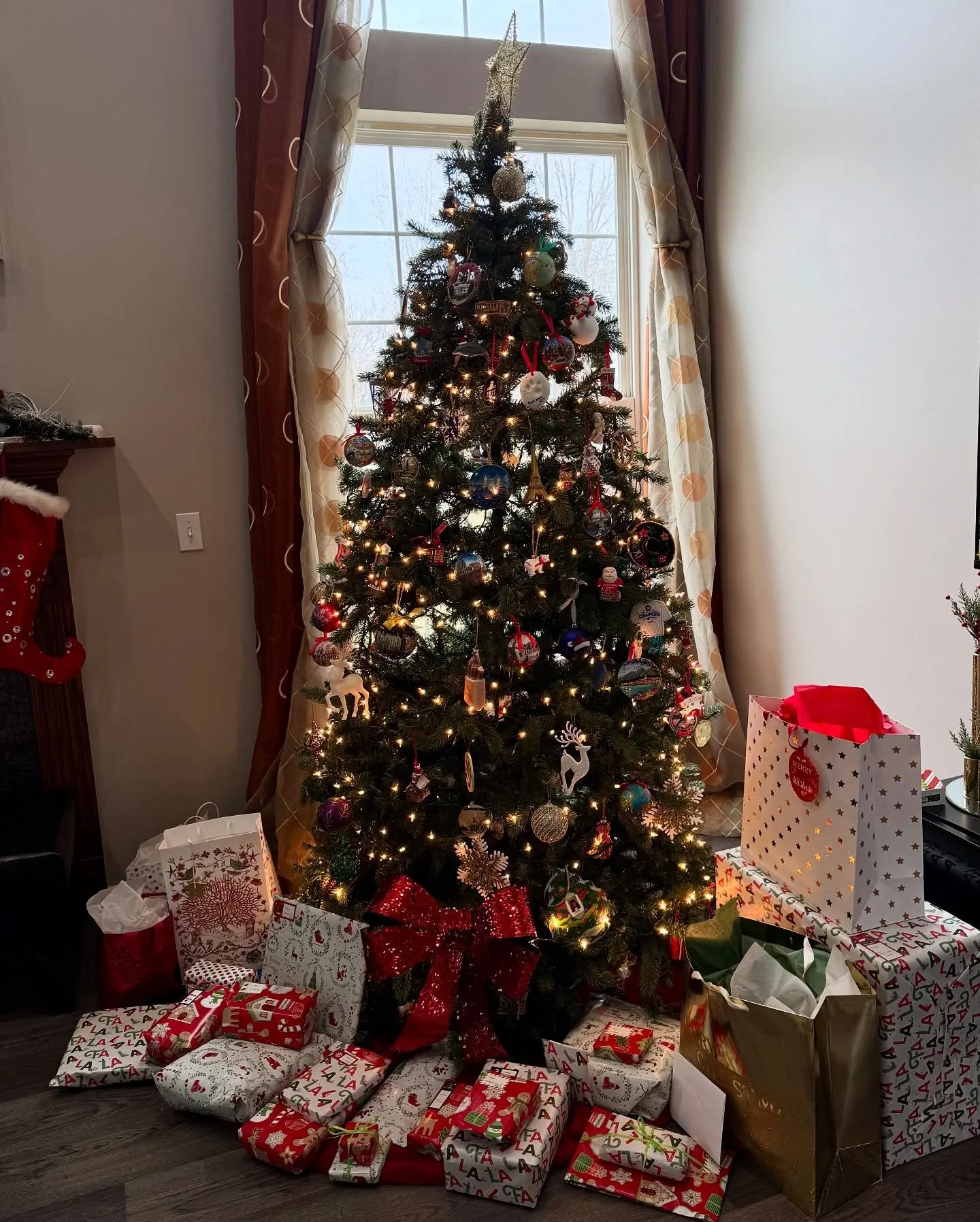 Merry Christmas!! Hope this holiday season brings you lots of joy 🎄🎁