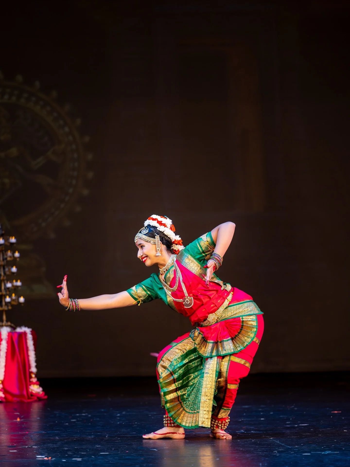 From the elegance of Bharatanatyam to the vibrance of Bollywood, every step tells a story.
Happy International Dance Day | 04/29 🦚✨ 

#InternationalDanceDay #DanceByRisha #Bharatanatyam #BollywoodDance #IndianDance