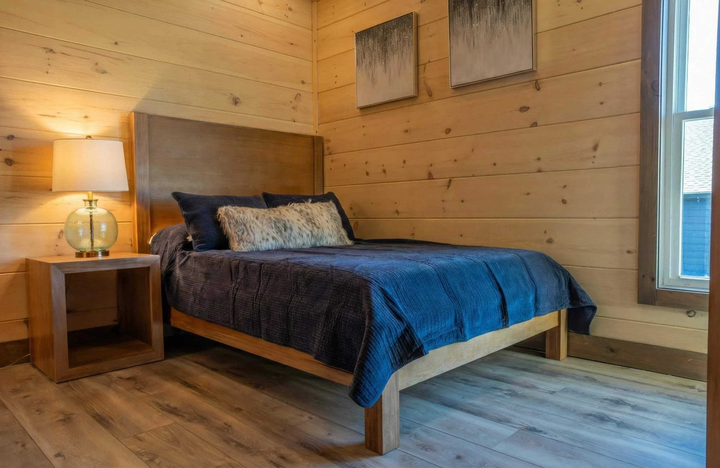 Bedroom #9 Queen Size Bed, w/Private En Suite Bathroom Single Occupancy $2900 or Double Occupancy $5000  Queen Size Bed, w/Private En Suite Bathroom. ($1000 Deposit Due Today)