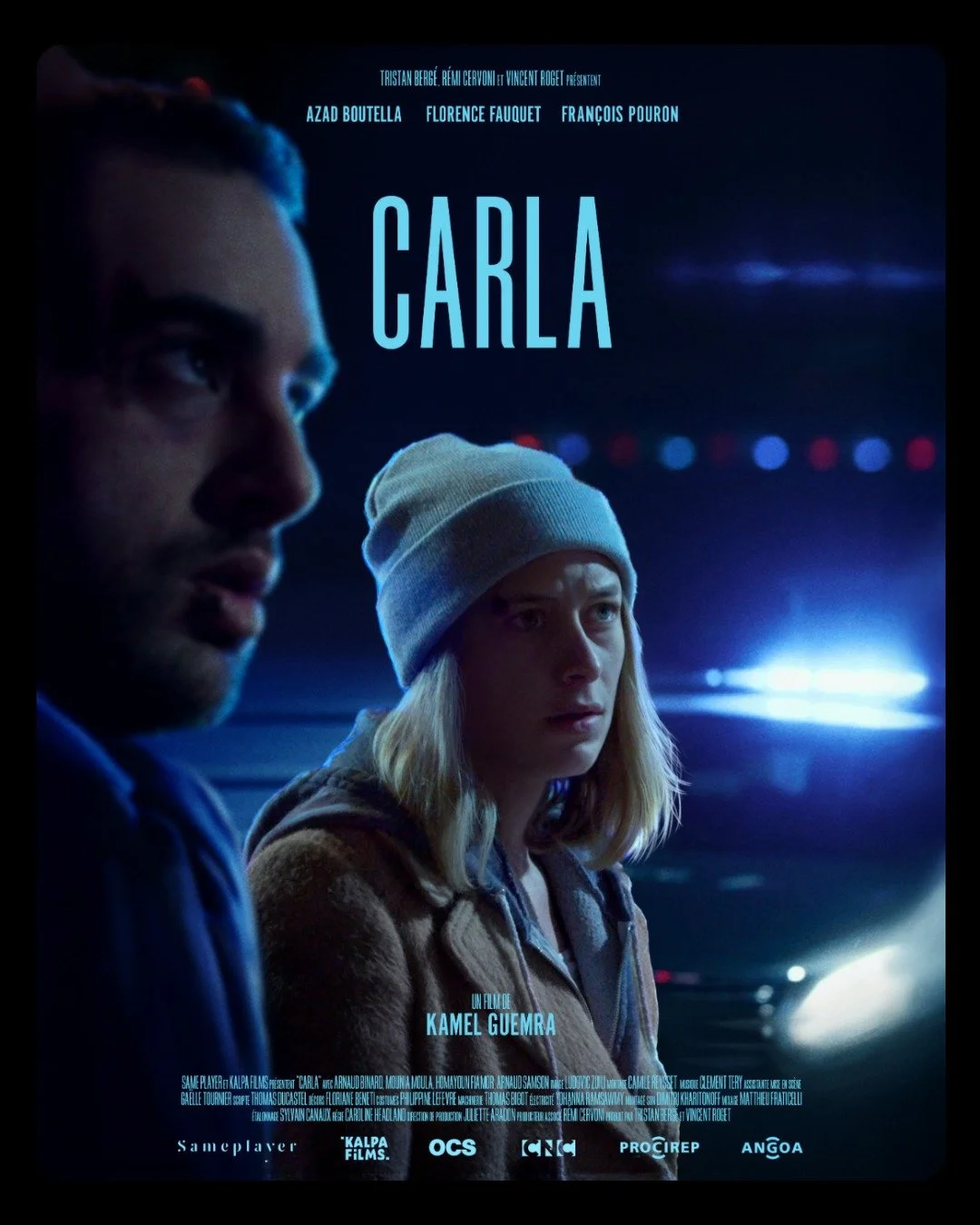 Affiche du film intitulé 'Carla' avec deux personnages adolescents, un garçon et une fille, dans un décor nocturne dramatique.