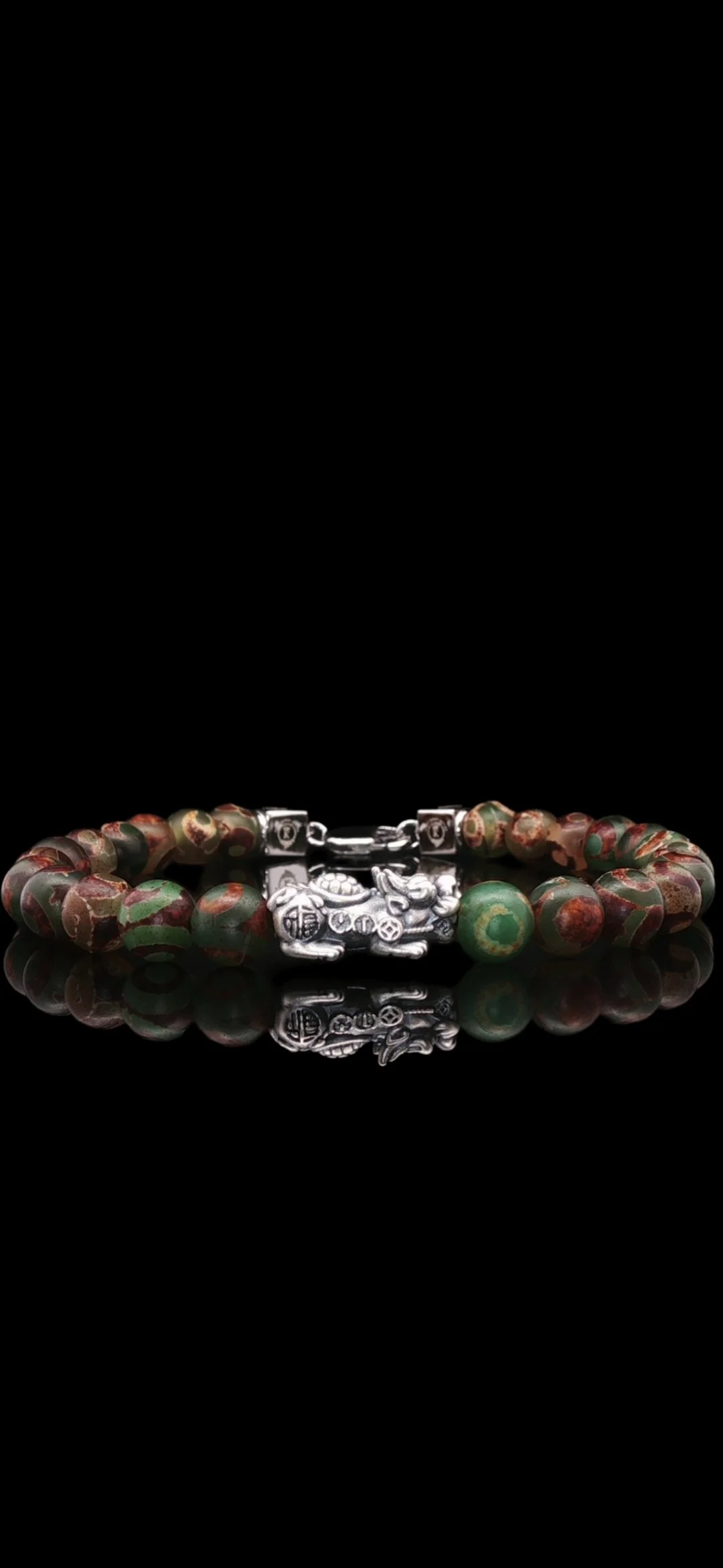 Tibetan Green Eye Agate Sterling Silver Feng Shui Bracelet (8mm)
