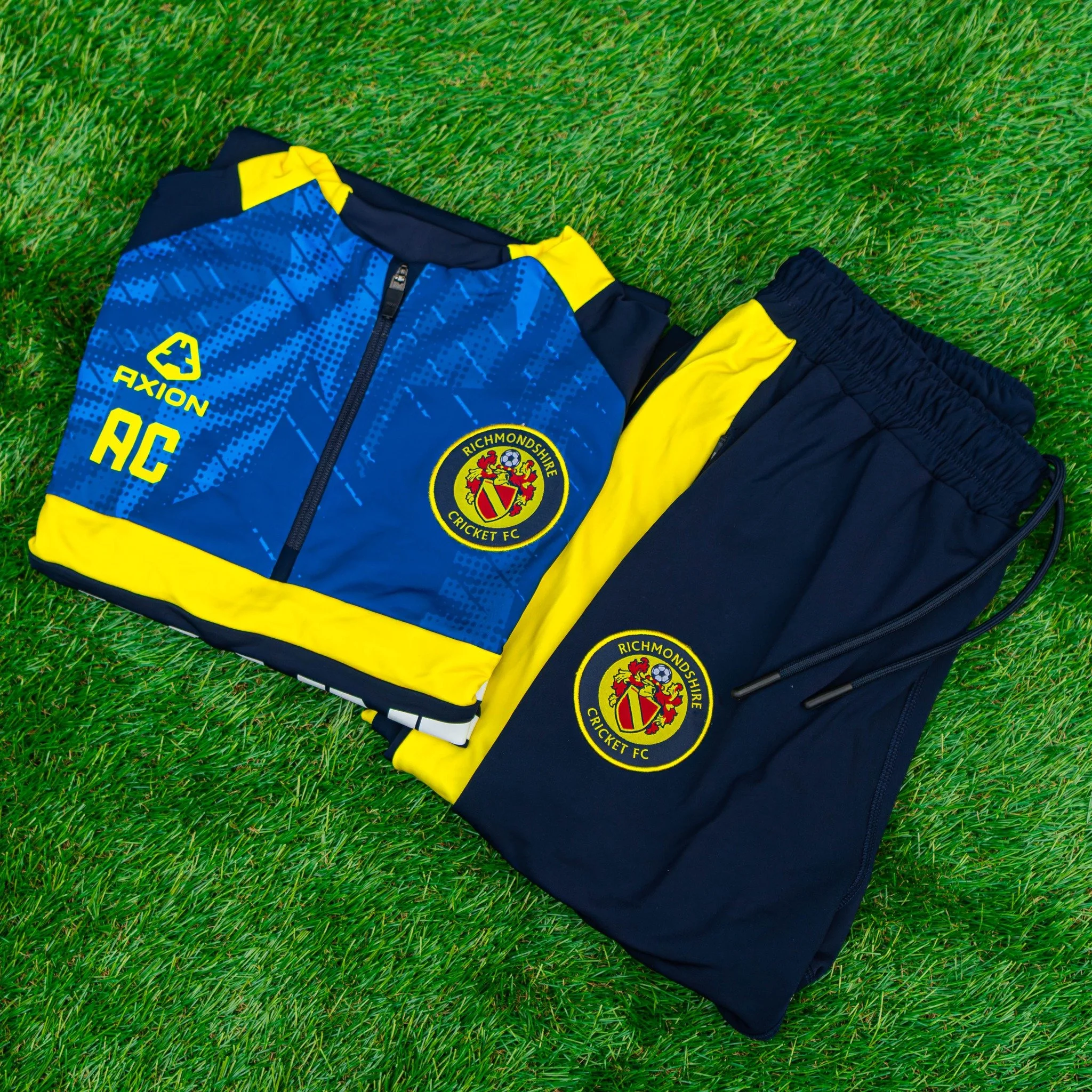 Experimenting with new manufacturing methods, we've whipped up these tracksuits for @richmondshirecricketfc featuring Woven Badges, an enlarged front design panel with contrasting accent panels throughout. The perfect compliment to a match kit. See w