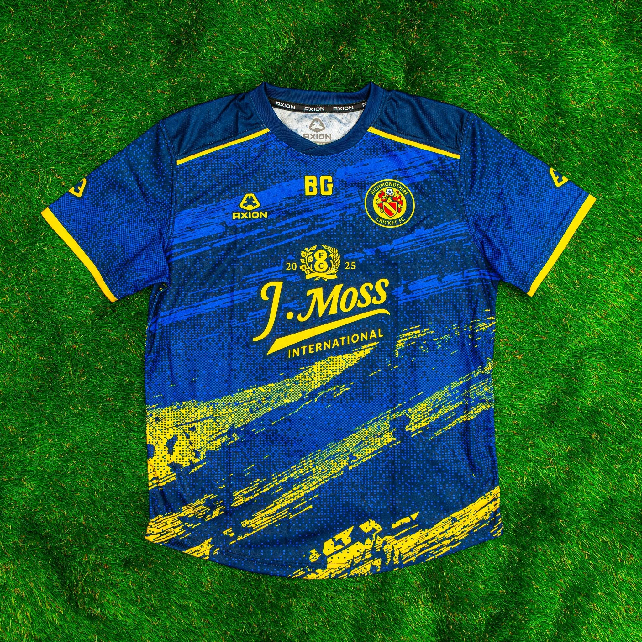 Check out these Warm Up / Training Tops we made for our friends at @richmondshirecricketfc