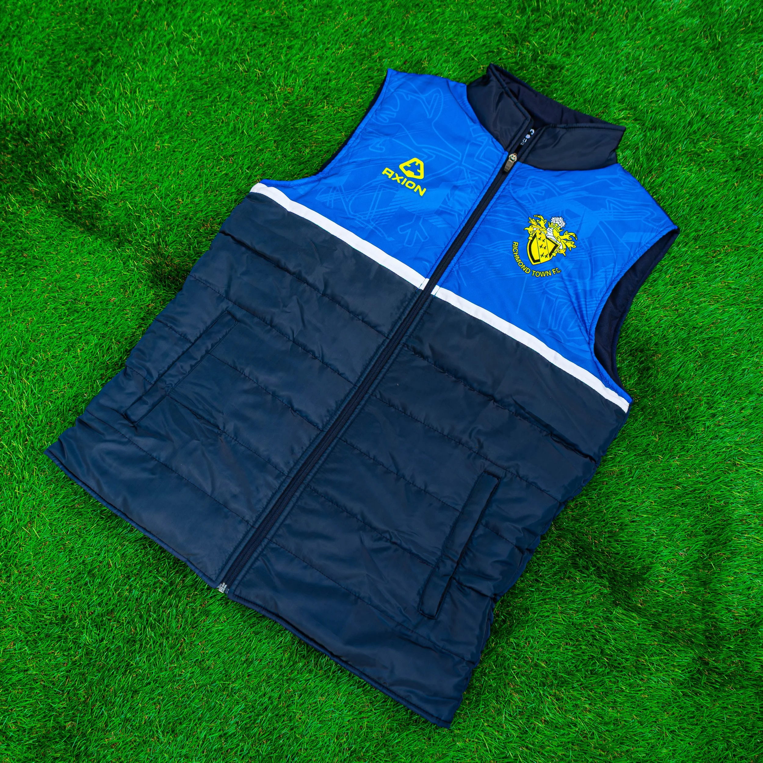 RichmondTown-Gilet-1.jpg