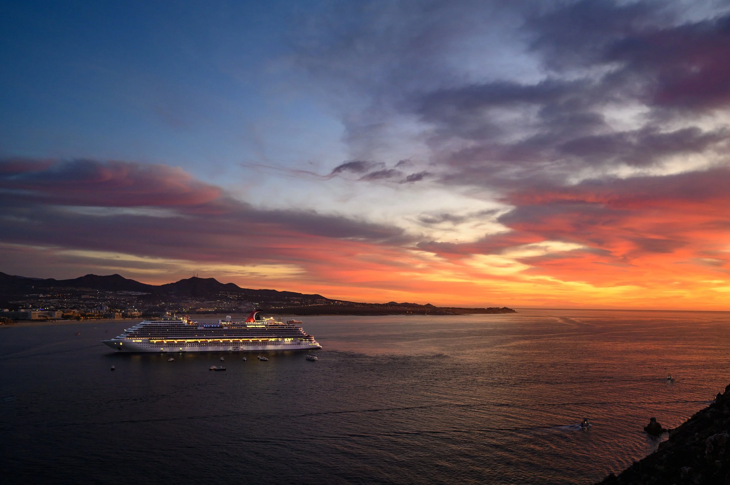 cruise ship harbour copy.jpg