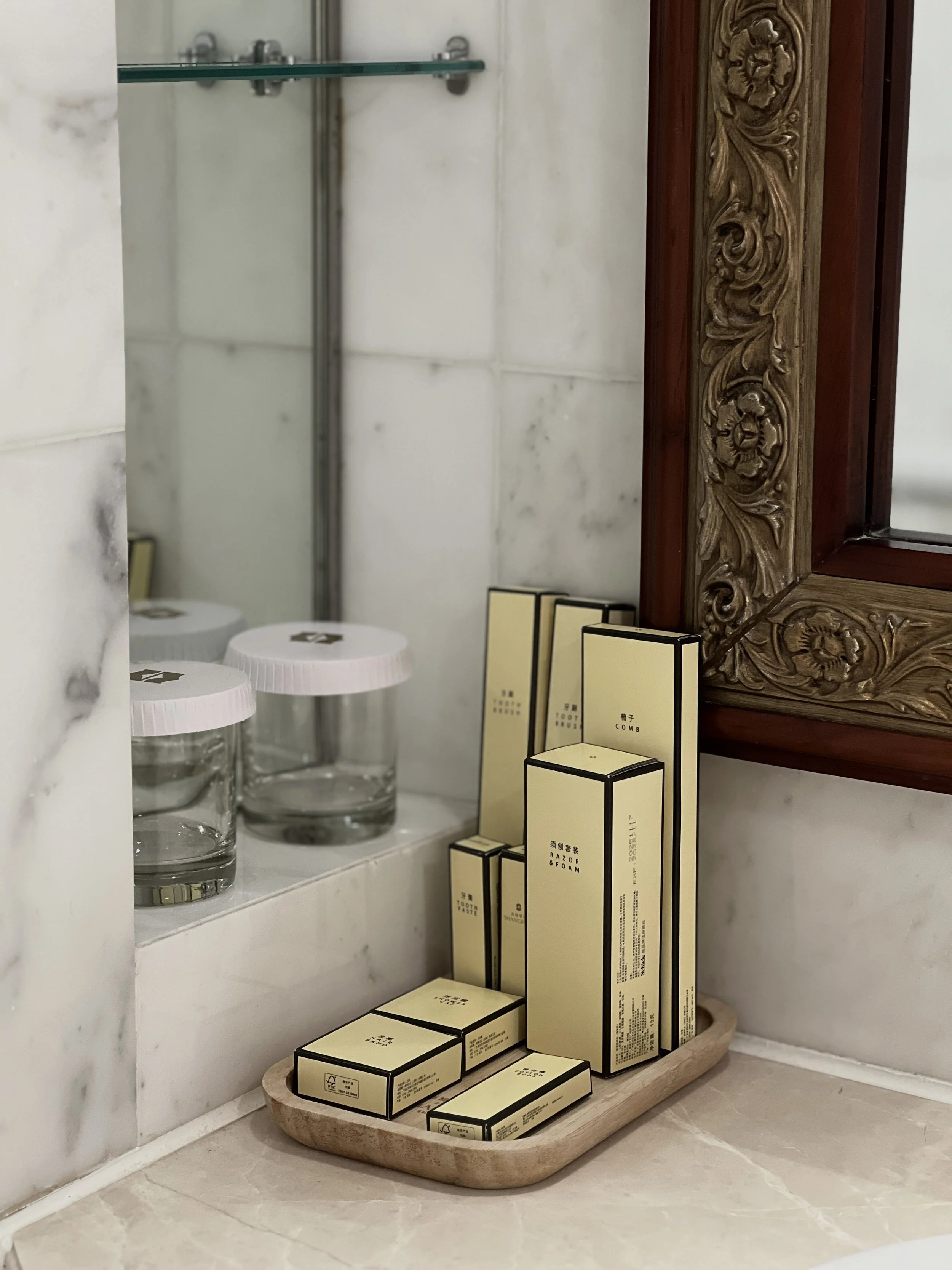 River Wing Deluxe Bund King Room (3).JPG