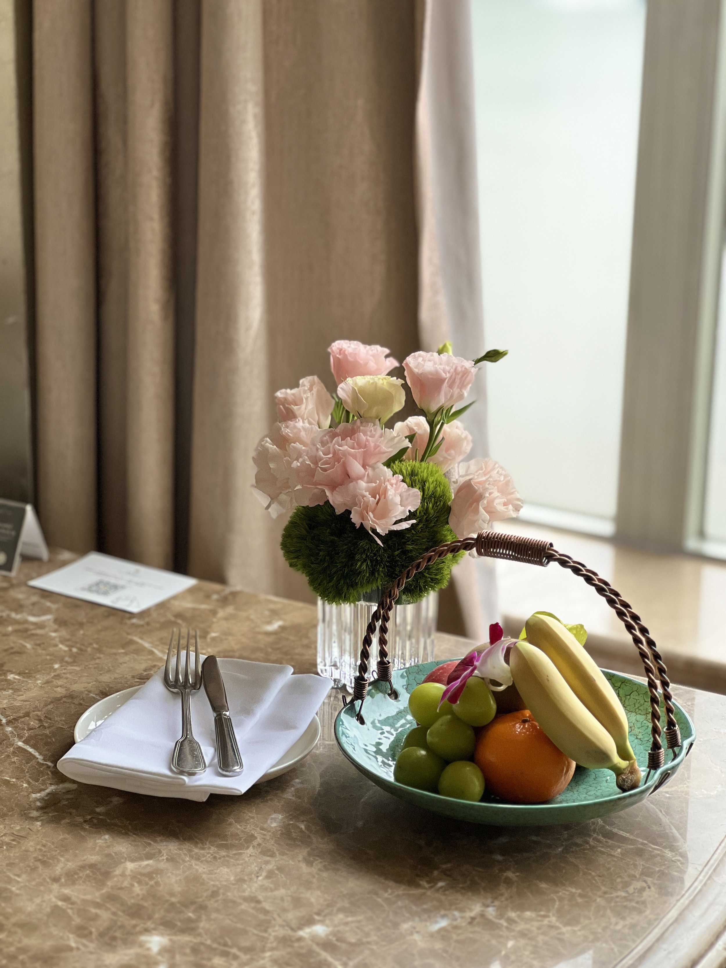 River Wing Deluxe Bund King Room (1).JPG