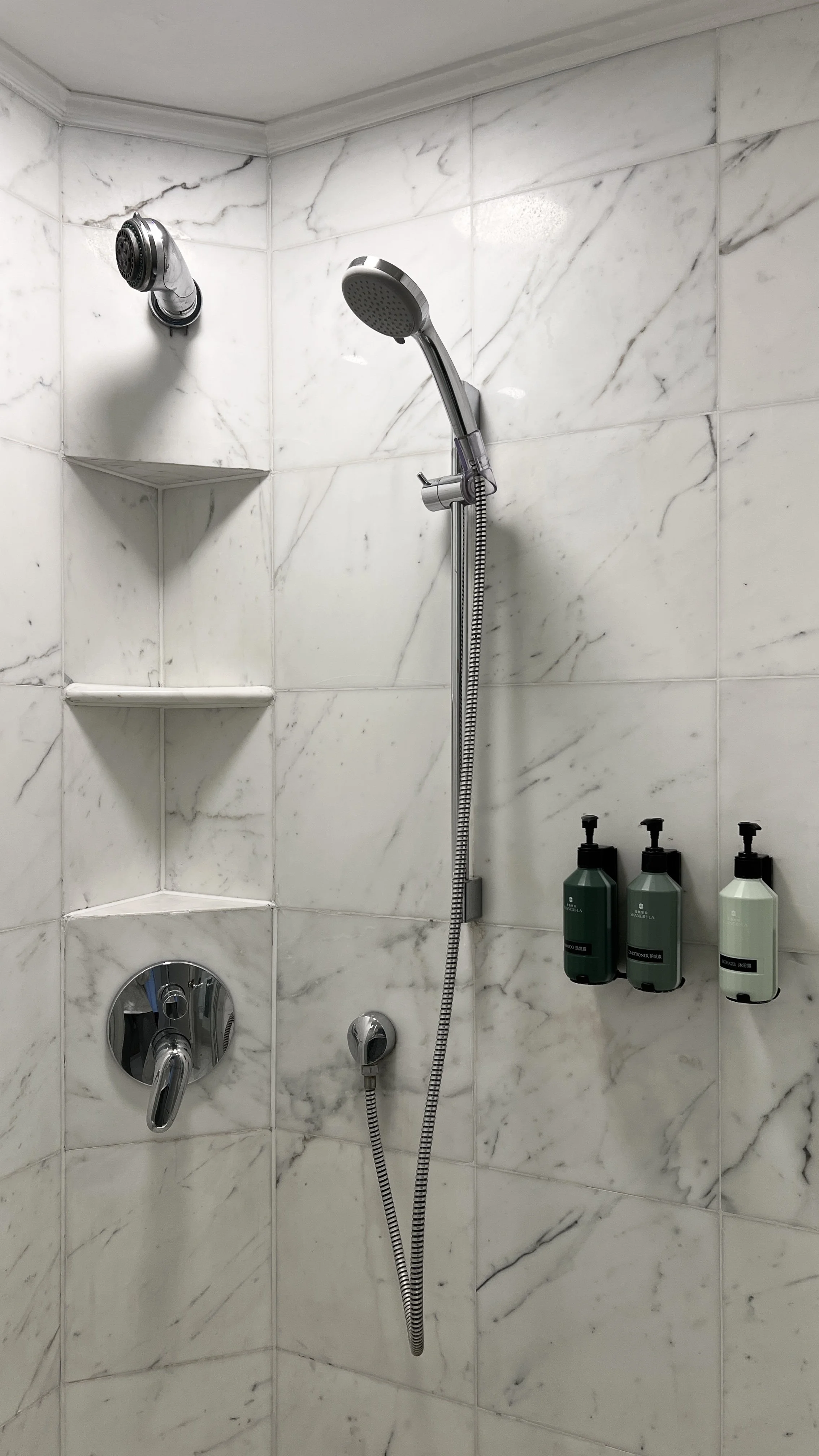 River Wing Deluxe Bund King Room - Bathroom.JPG