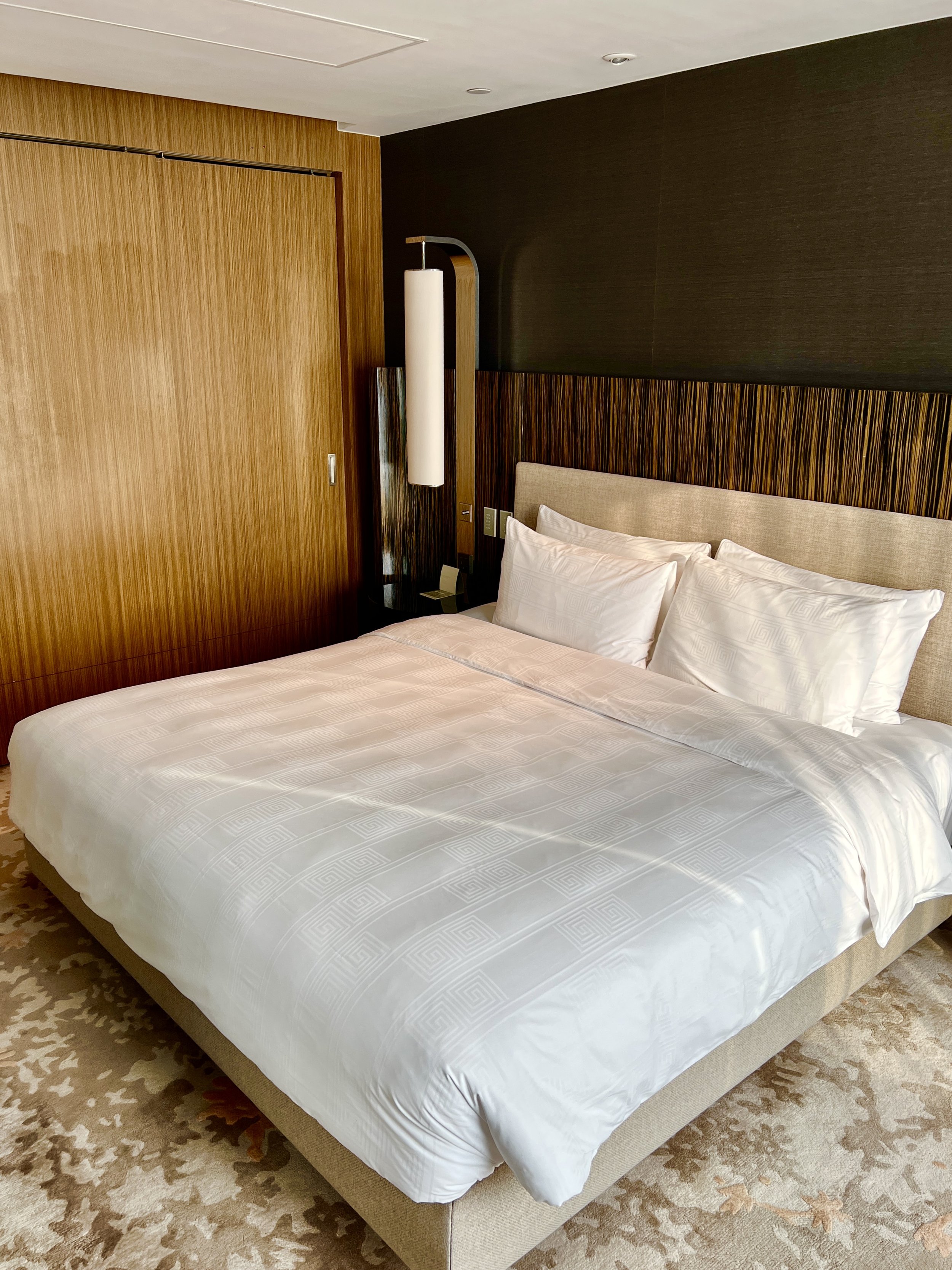 Club Suite 65 King - Master.JPG