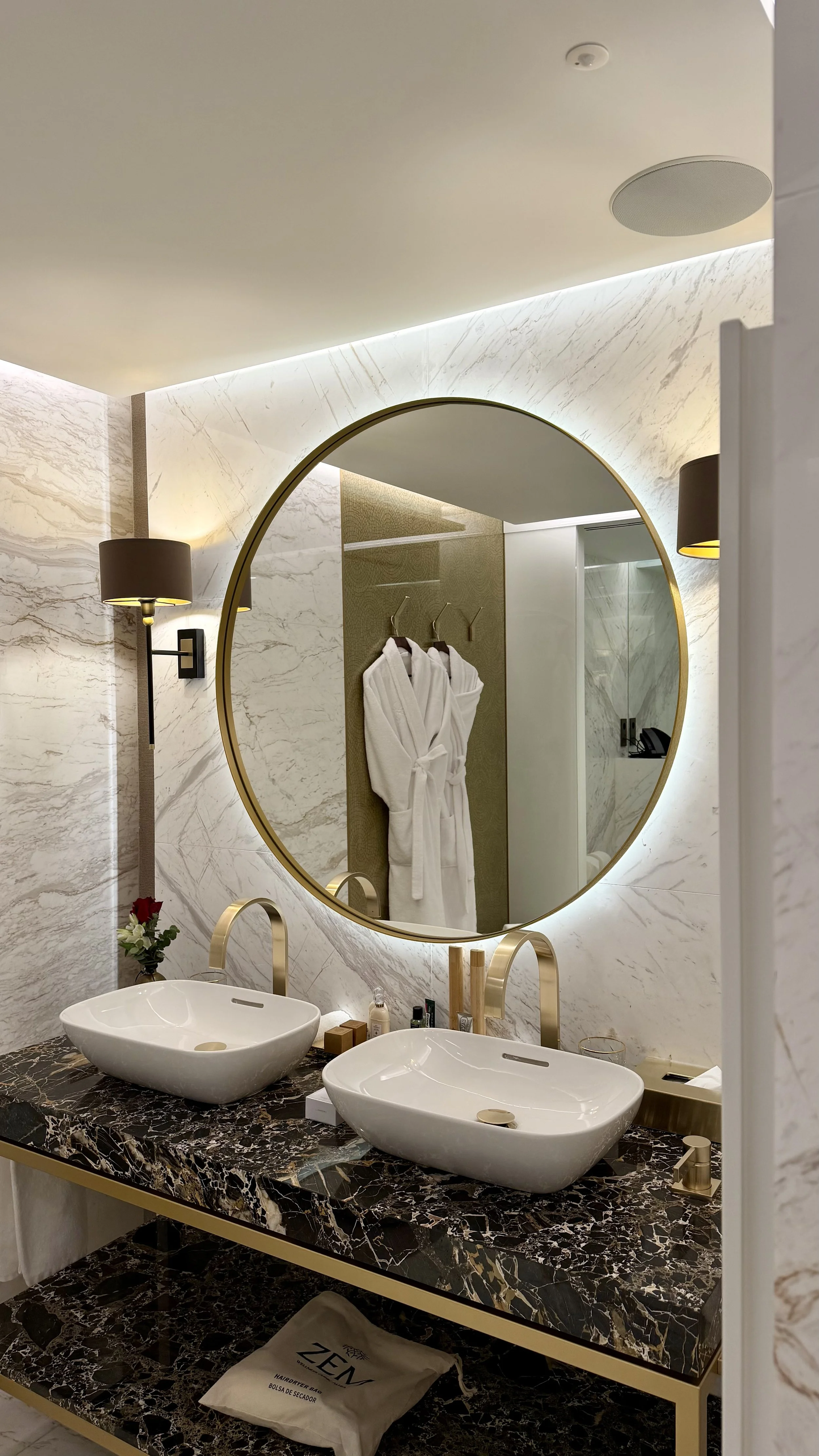 6. Bathroom close up (1).jpg