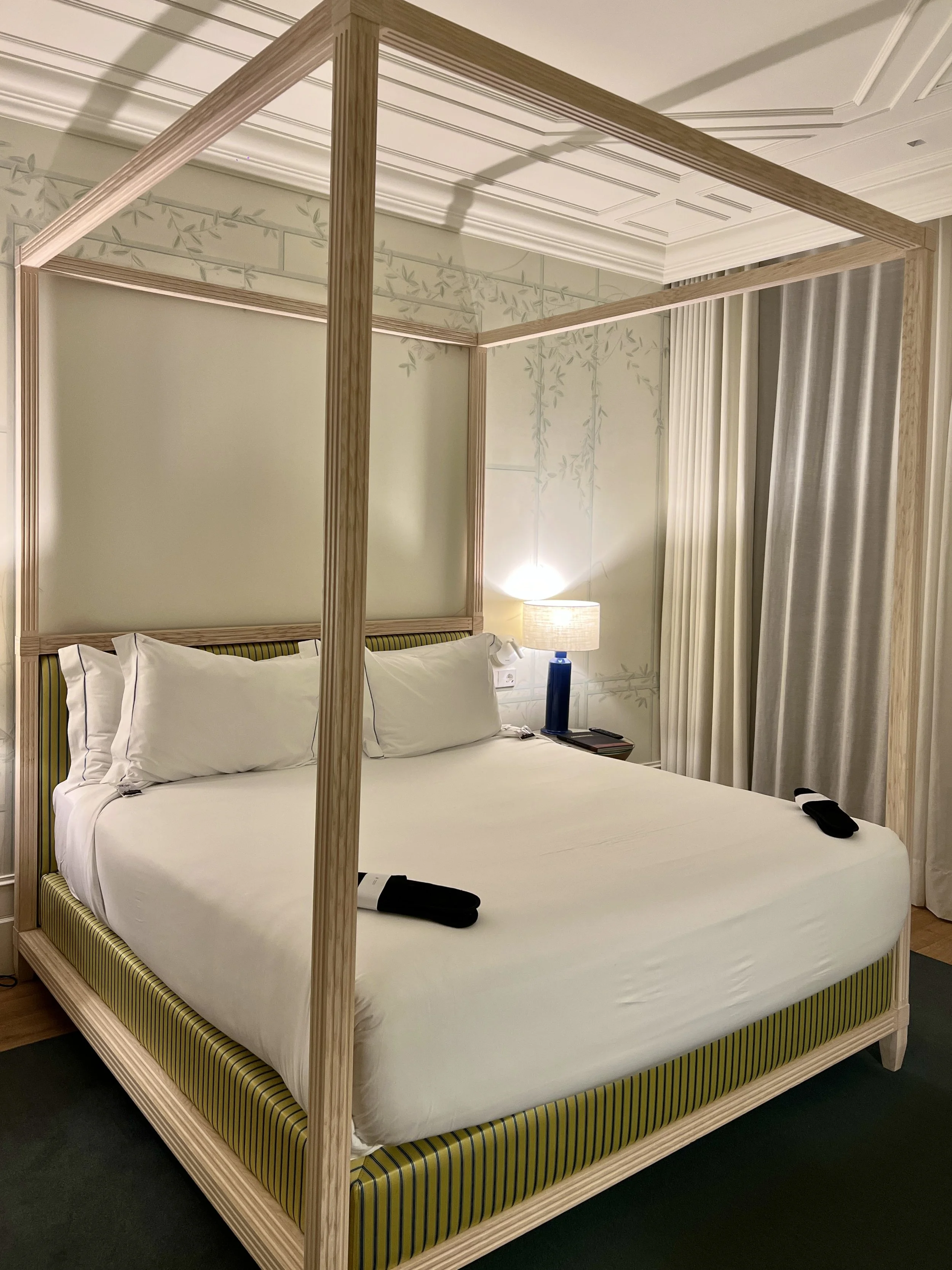 One Shot Premium Room (3).JPG