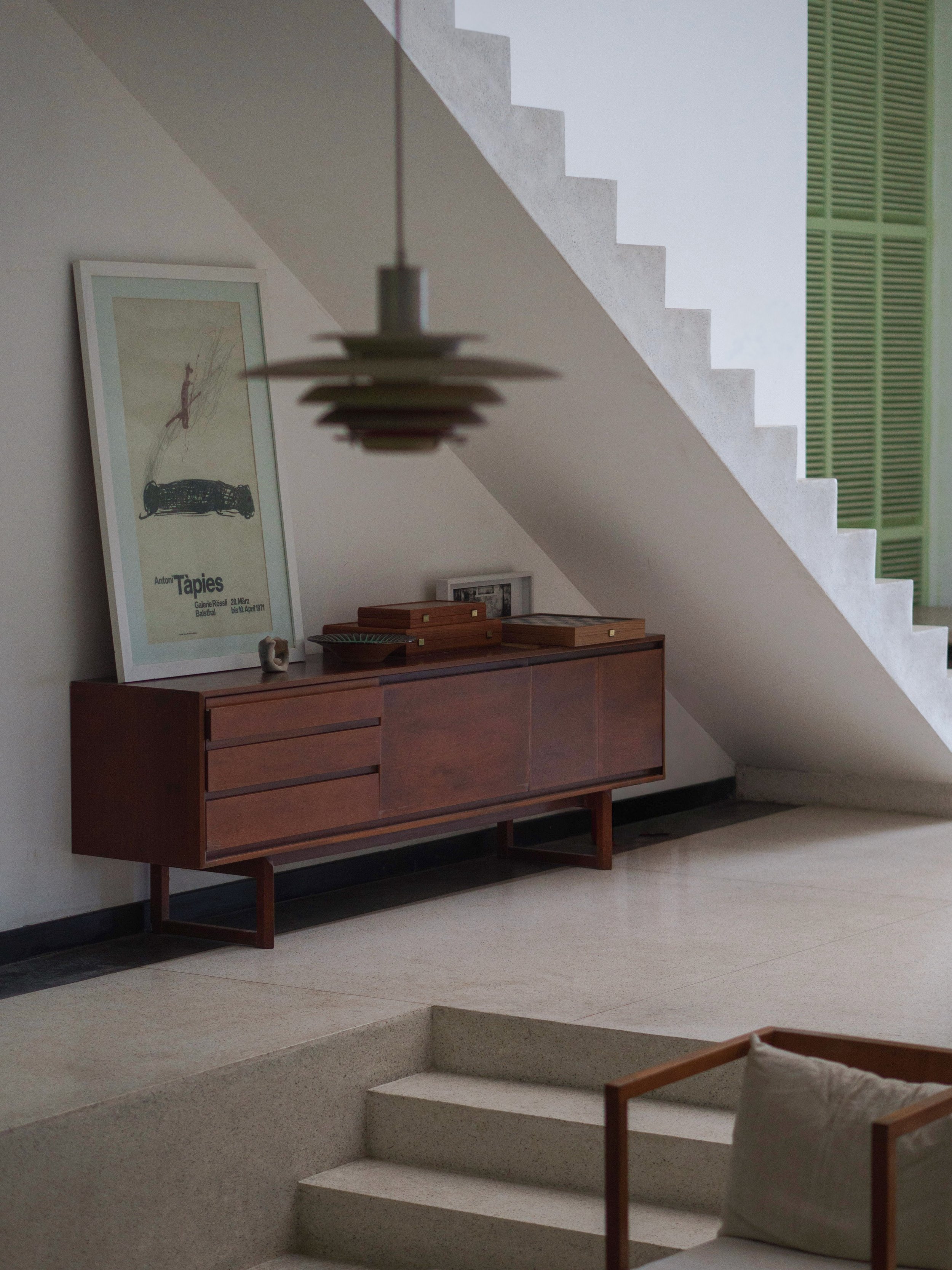 There&rsquo;s a quiet kind of luxury at @kurulubay &mdash; nothing loud or overdone, just space and a strong connection to nature. It feels like stepping into a slower version of time, watching the light shift across the lagoon and hearing the soft s
