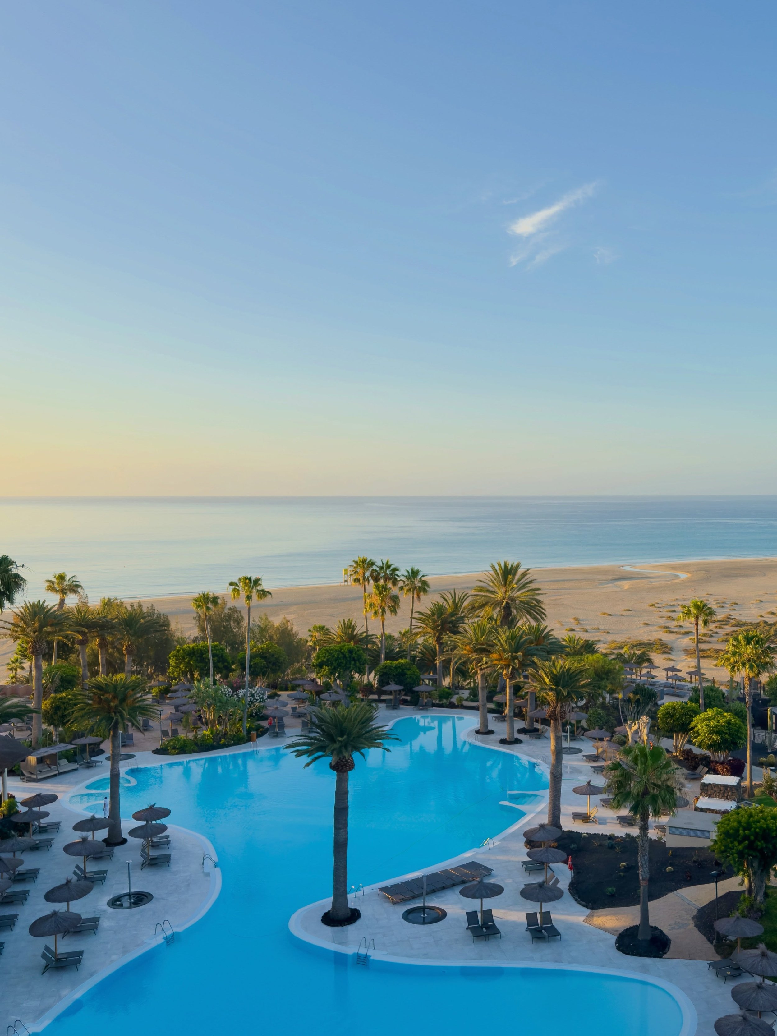 Set directly on the breathtaking shores of Sotavento Beach, @paradisusfuerteventura is a luxury all-inclusive resort that blends contemporary design, wellness experiences and effortless oceanfront living into one unforgettable escape.

What we loved 