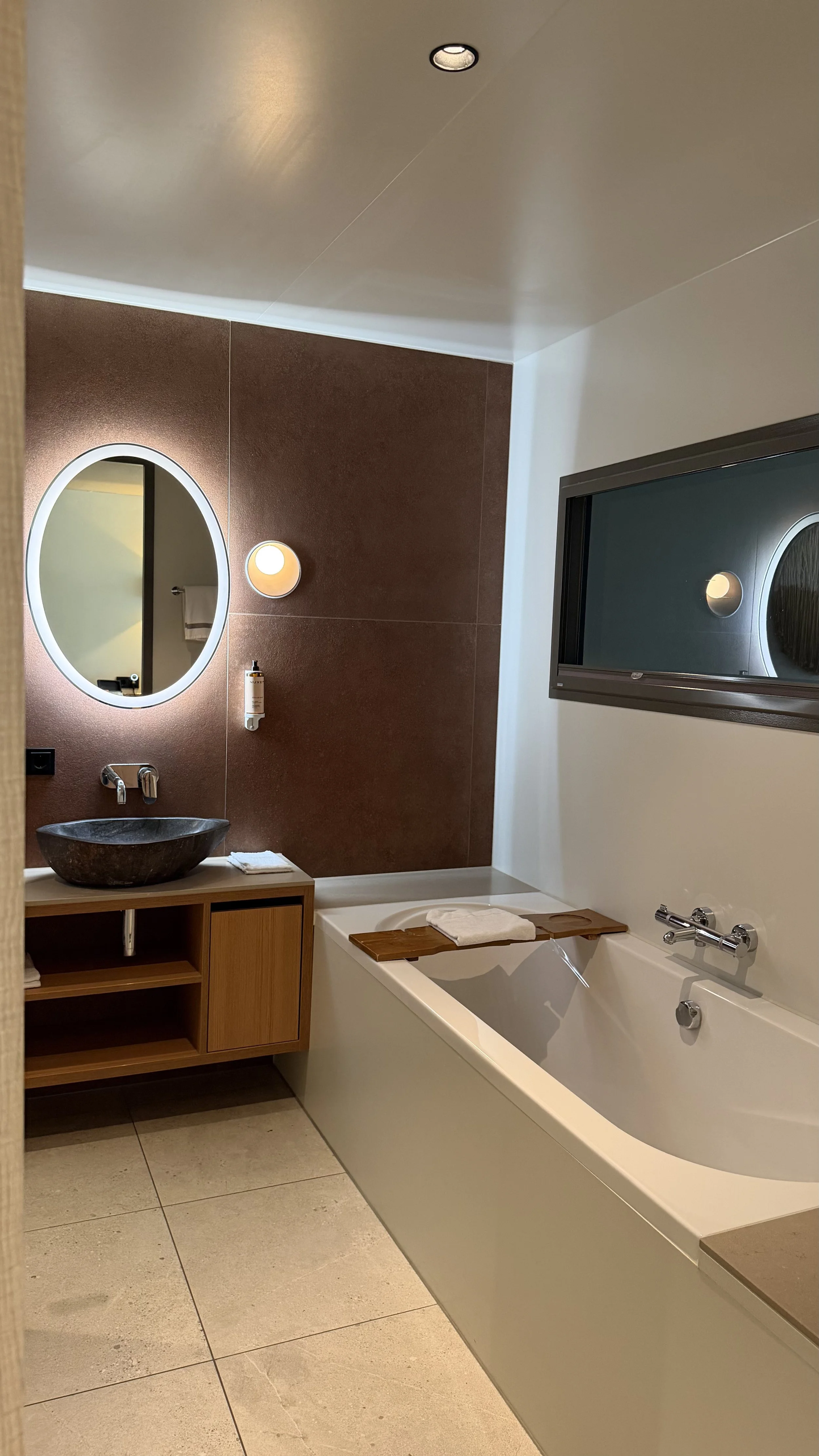 2. Room.jpg