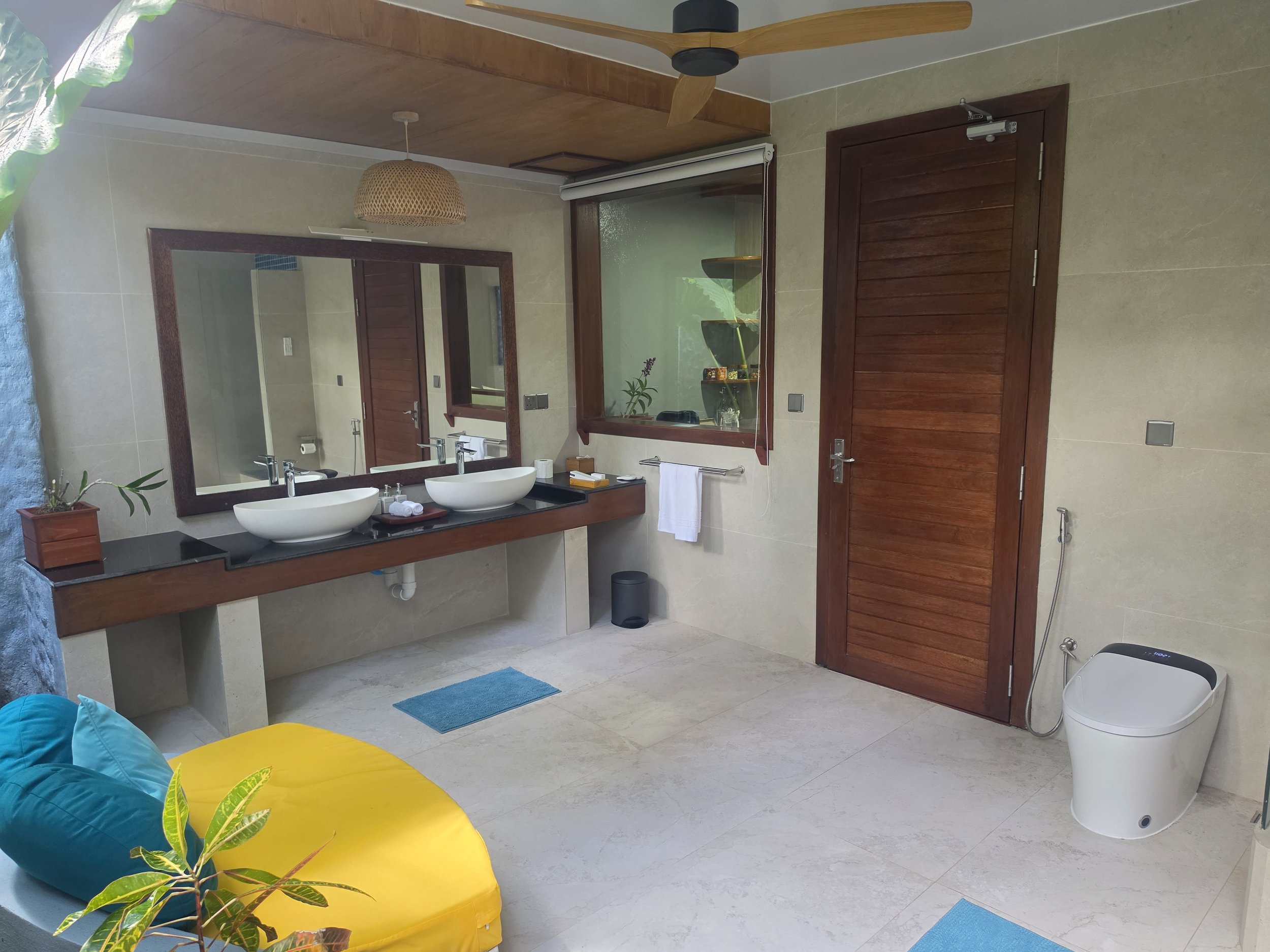 ILR bathroom 2.jpg