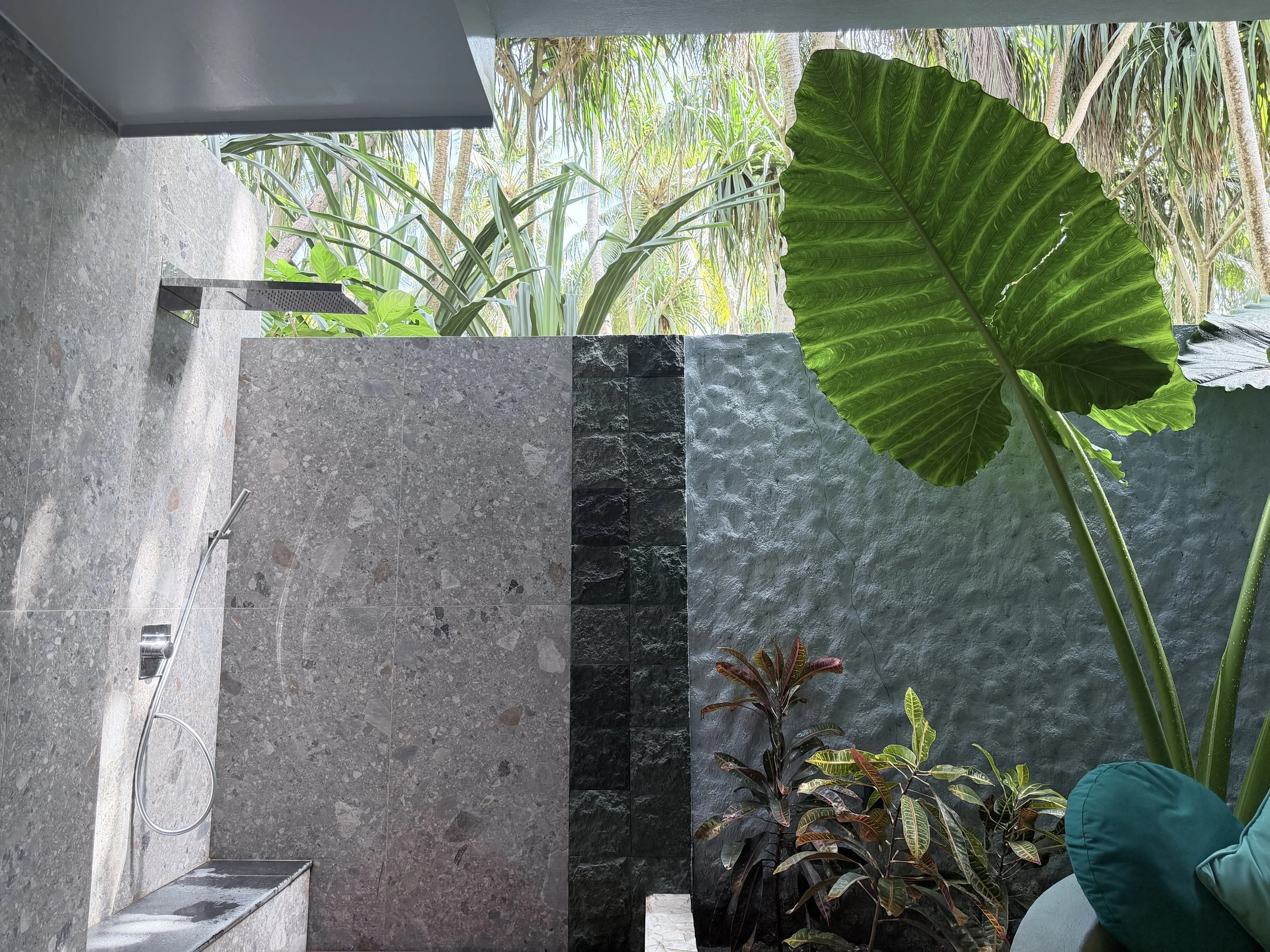 ILR bathroom 2 (1).jpg