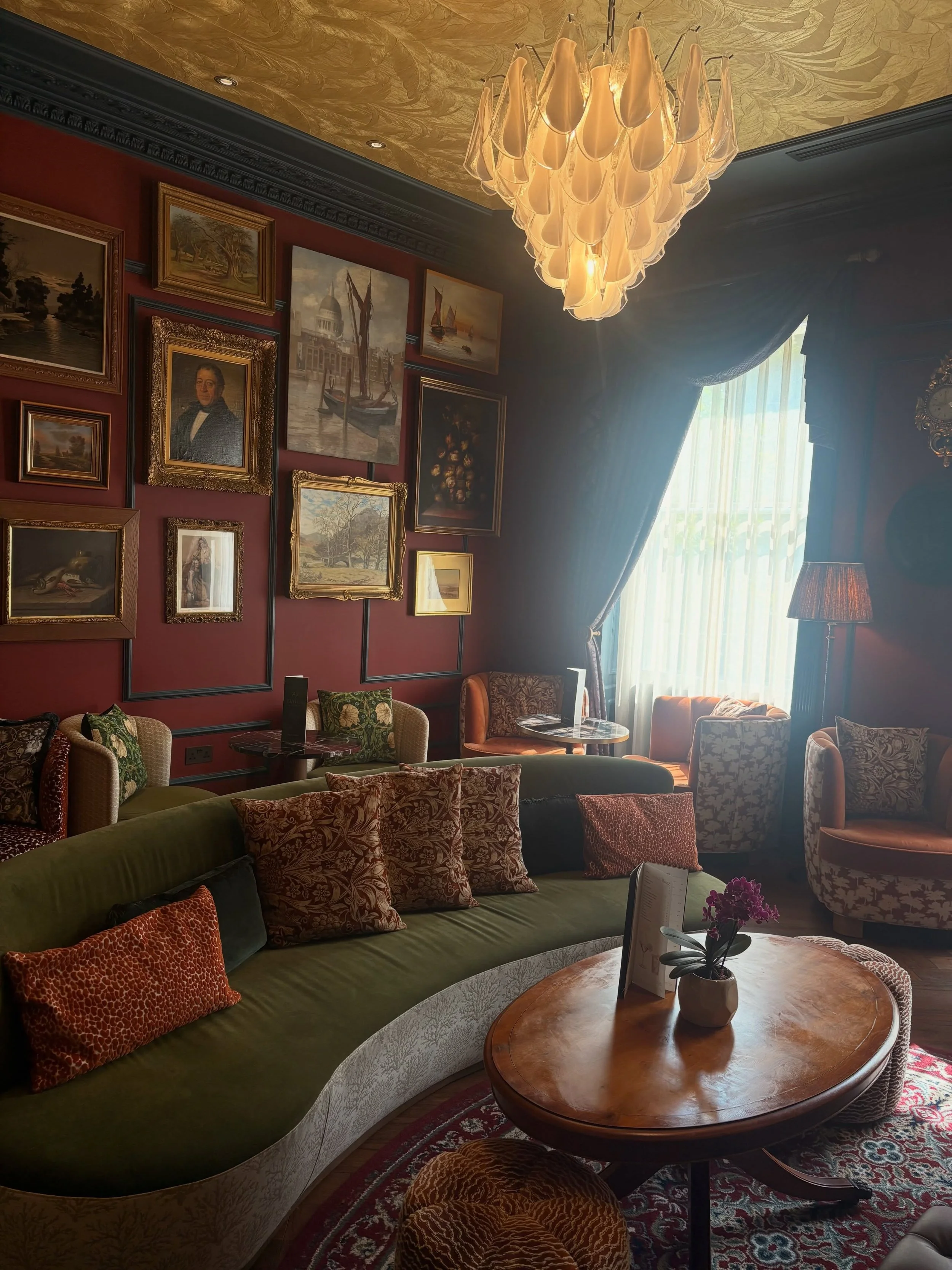 One of the most notable addresses in Bloomsbury, Bertrand&rsquo;s Townhouse has a way of making you feel part of the story. There are curious details to discover, corners made for conversation and, upstairs in The Philosopher&rsquo;s Quarters, a claw