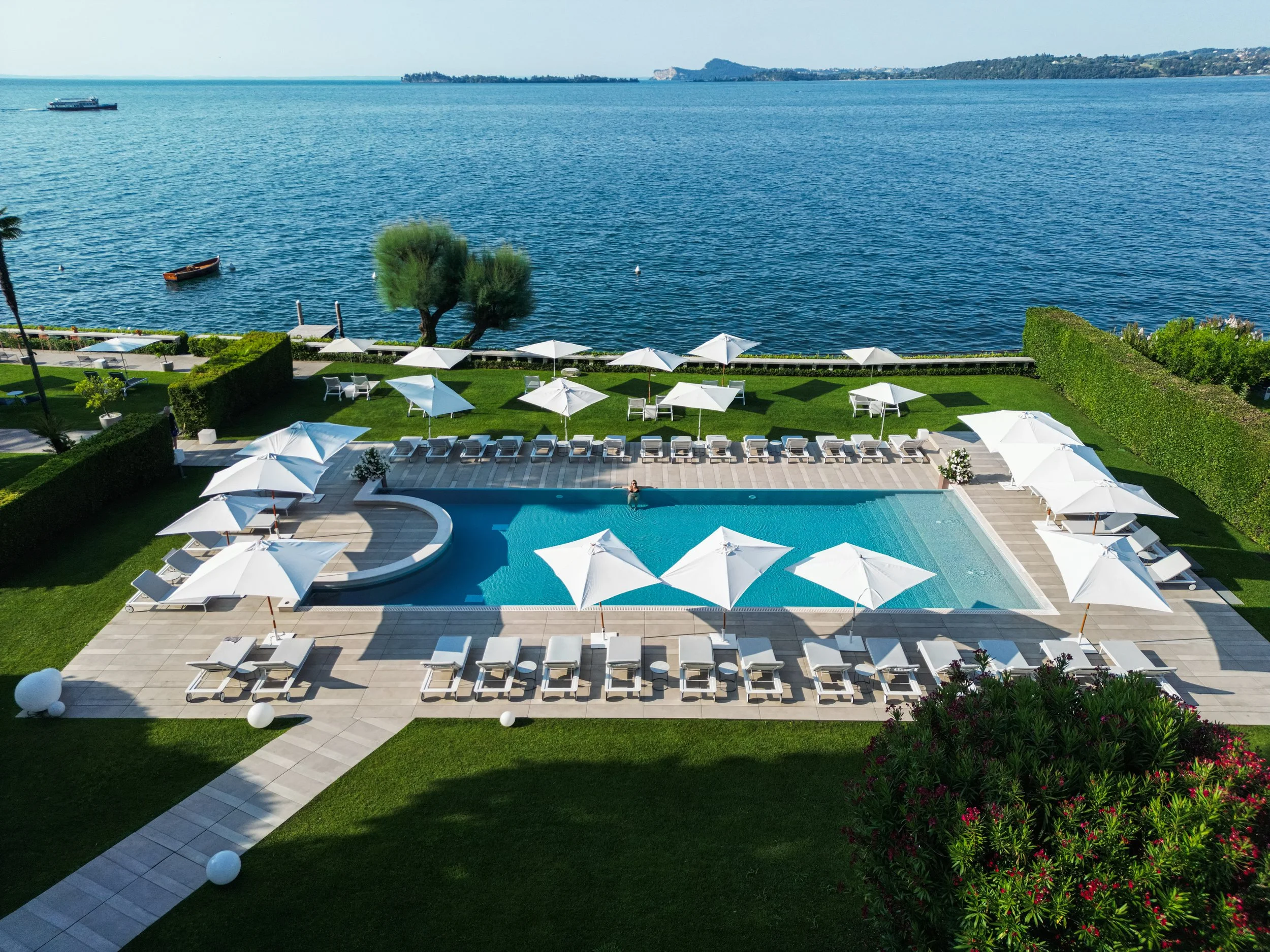 Hotel Bella Riva: Contemporary Italian Style on Lake Garda