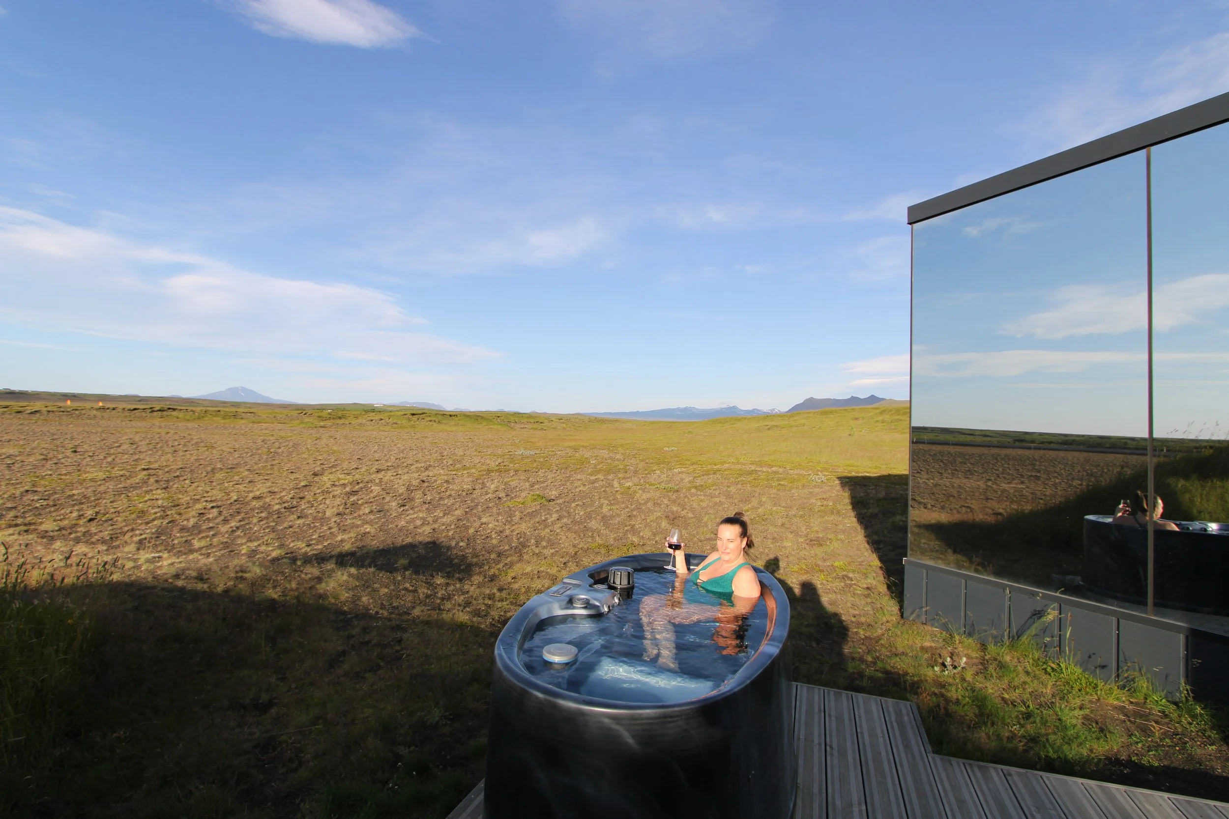 aura retreat hot tub chelsea this one .JPG