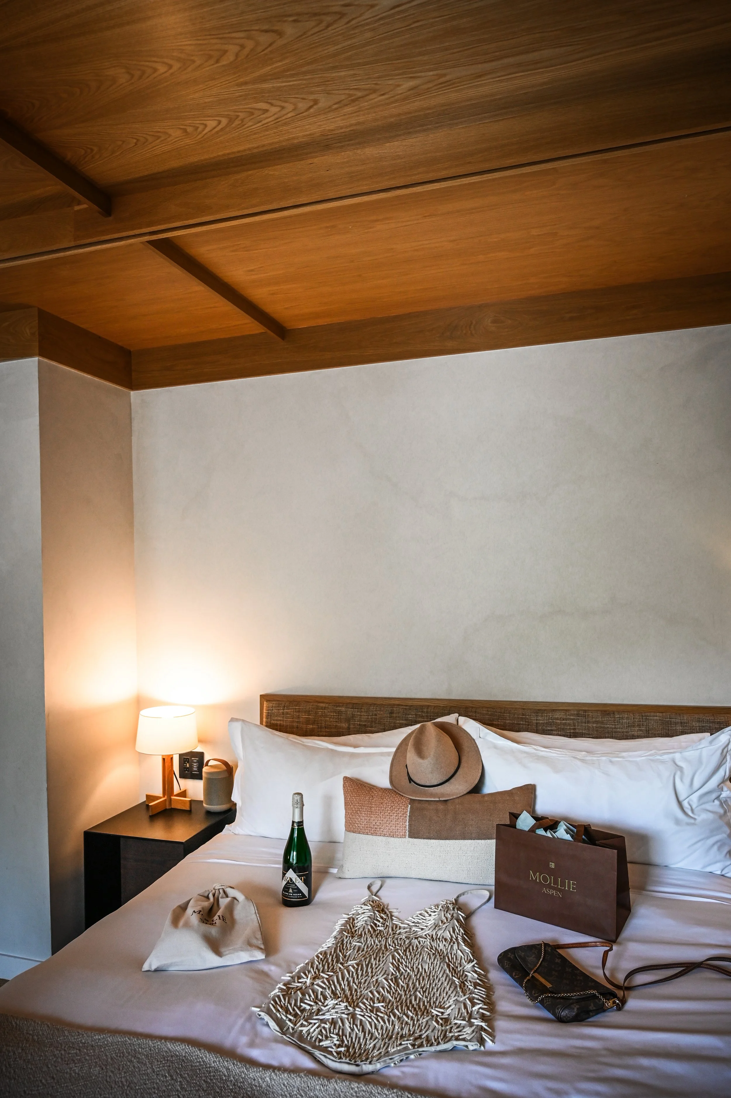 Room2.jpg