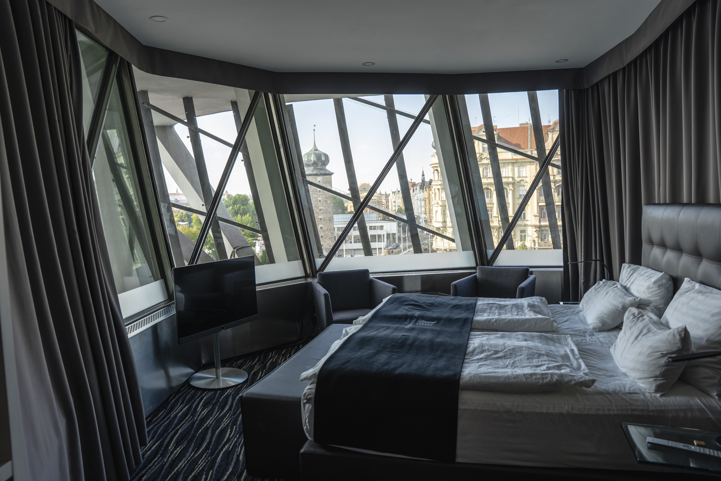 Dancing House-4 (1).png
