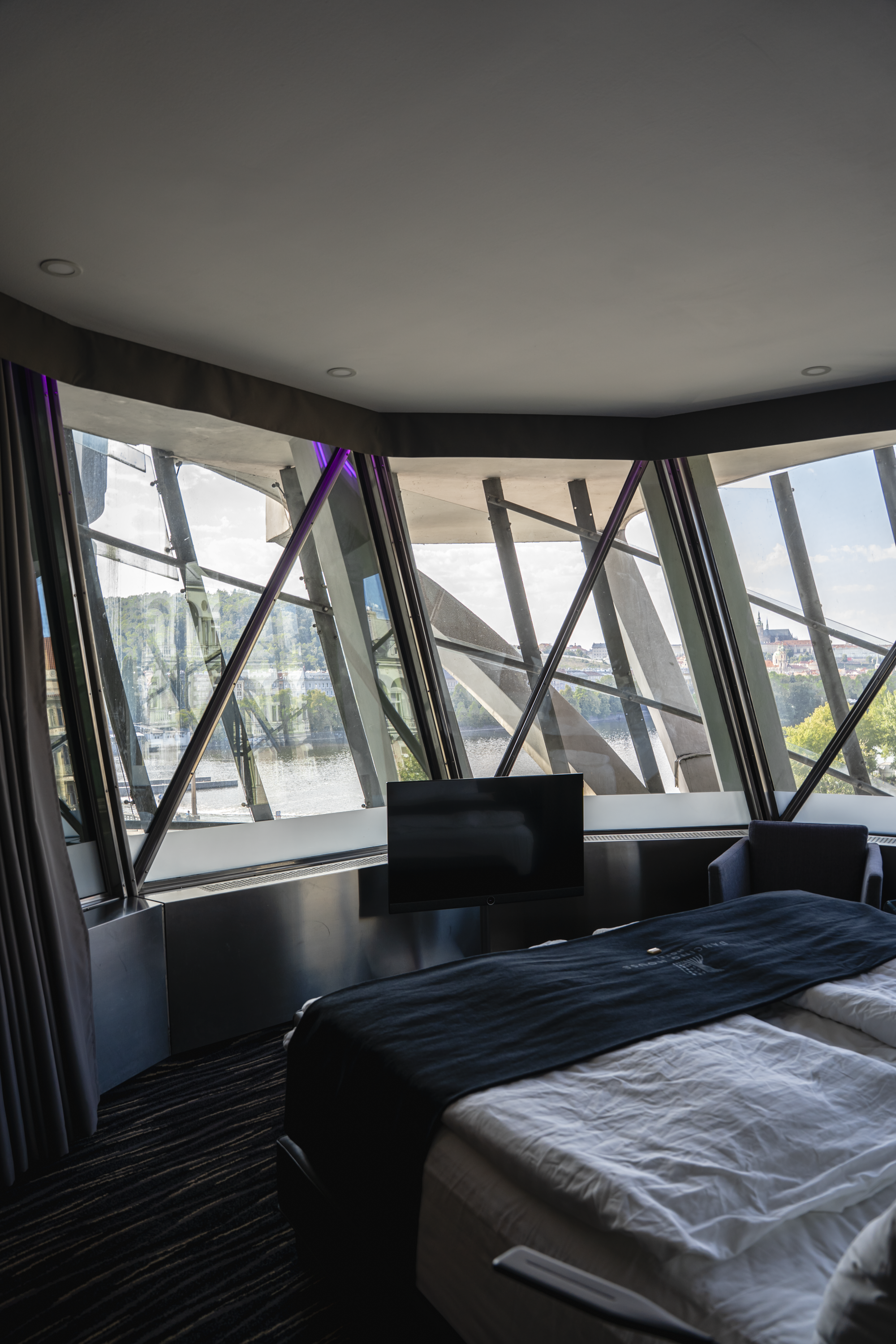 Dancing House-9 (1).png
