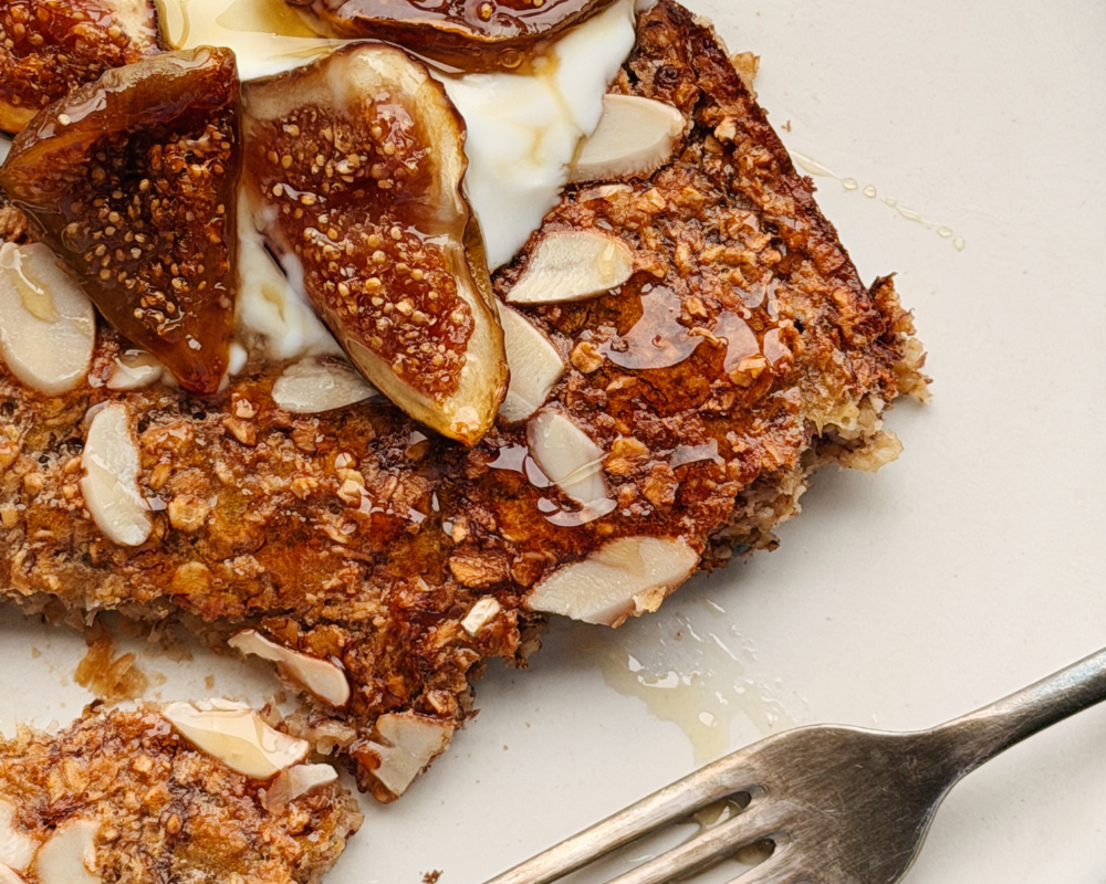 Baked oatmeal with figs.png