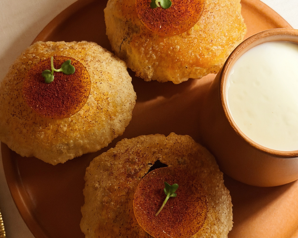 Hara Chana and Moth Dal Dahi Puri with a small pot of fresh dahi at The Johri Restaurant, Jaipur. 