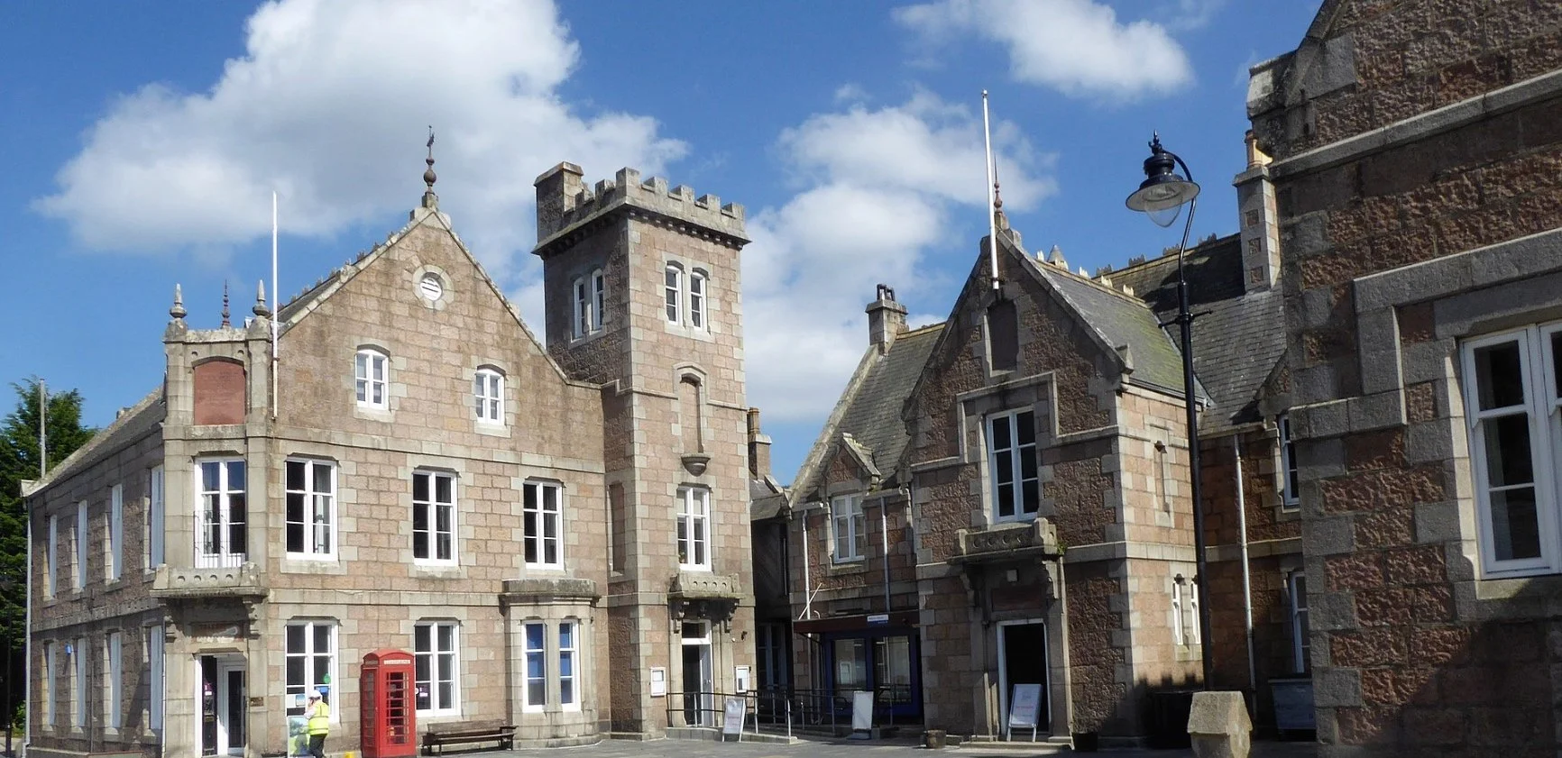 Victoria & Albert Halls Ballater home to rent