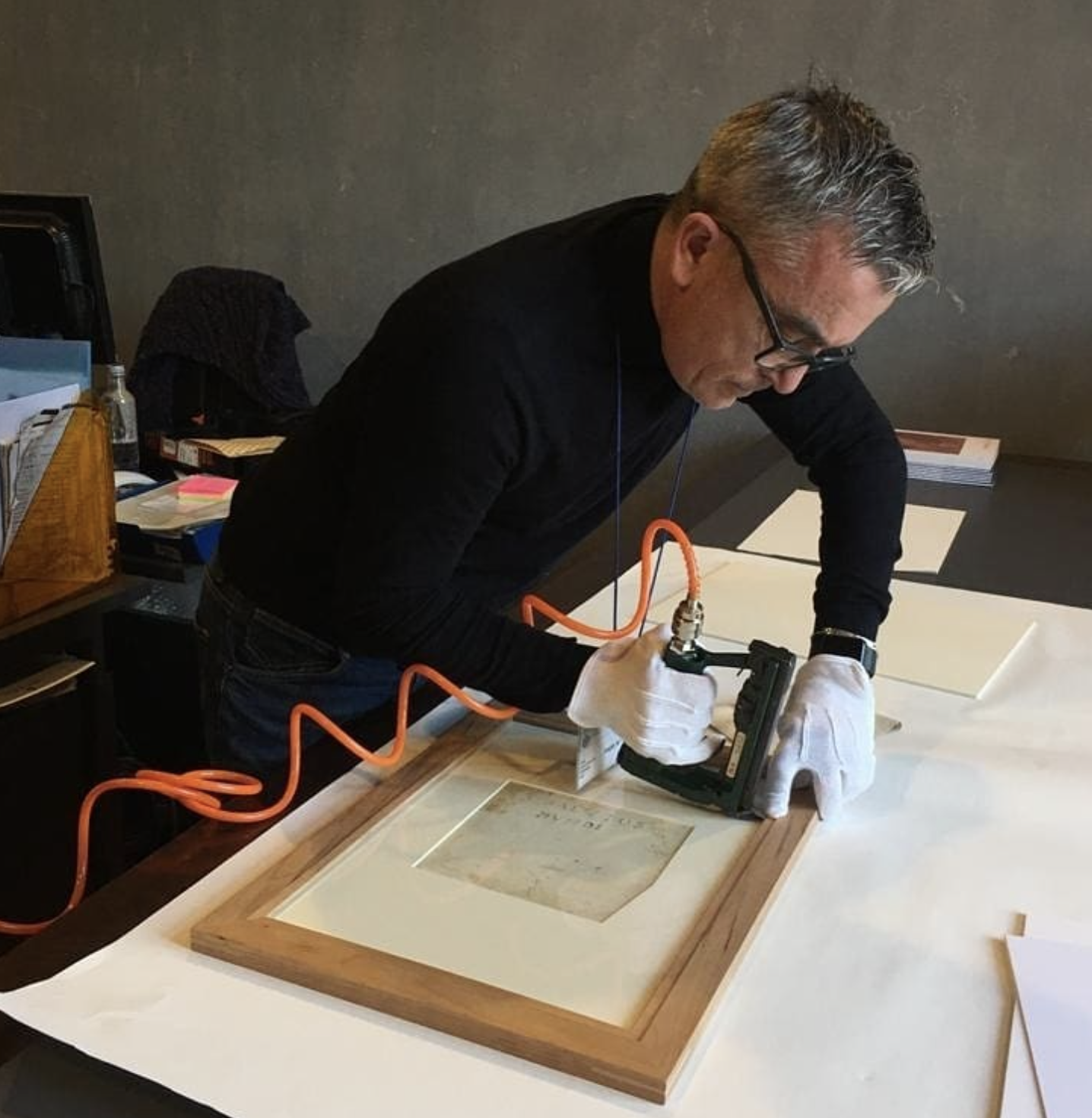 Montaggio conservativo di un'opera del maestro Leonardo Da Vinci presso il Castello Sforzesco di Milano