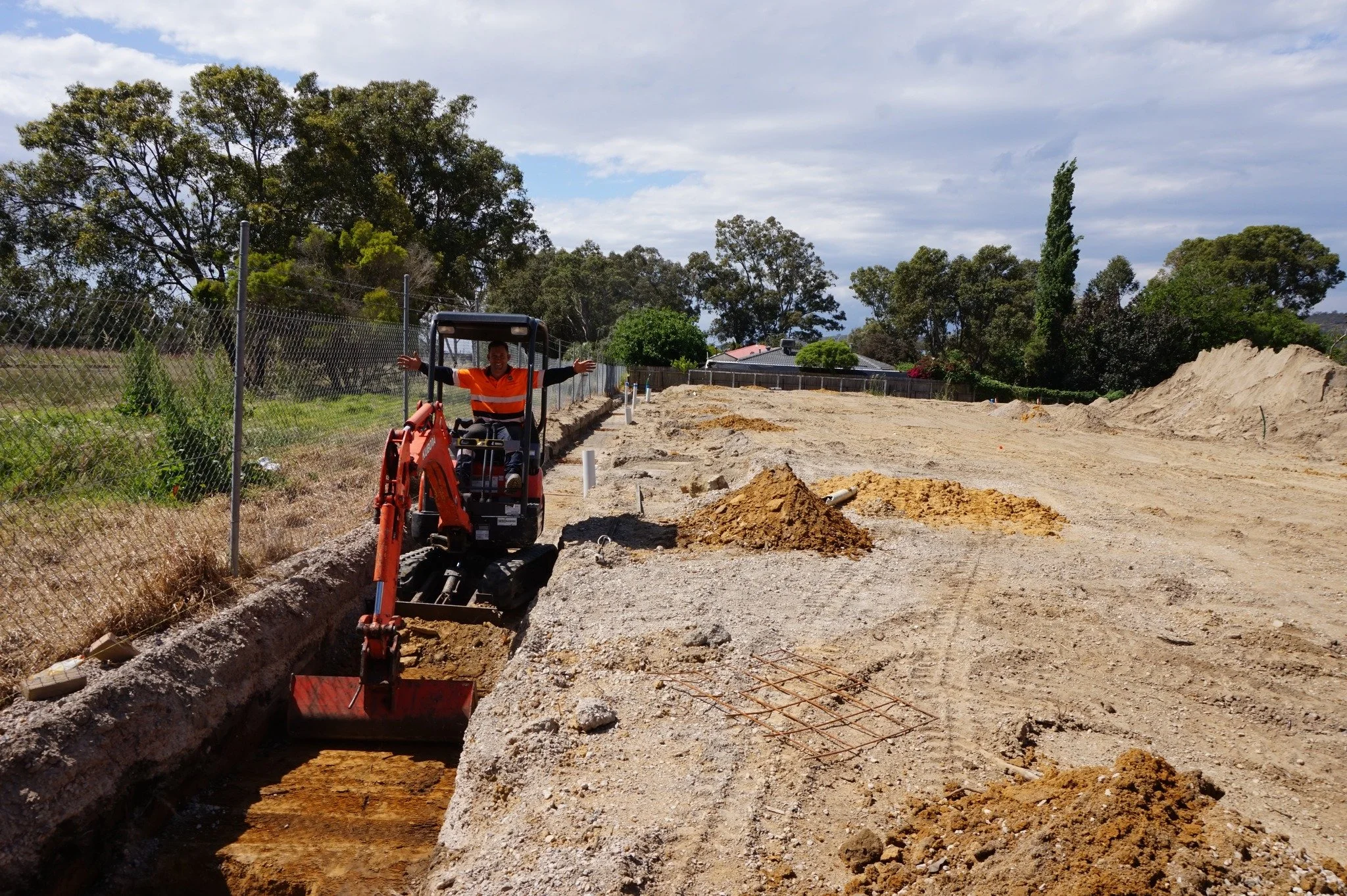 We're back! Or did we ever leave? Anyway Mike's happy to be here.
Looking forward to a busy 2026. Welcome everyone and let's get moving.
Call today