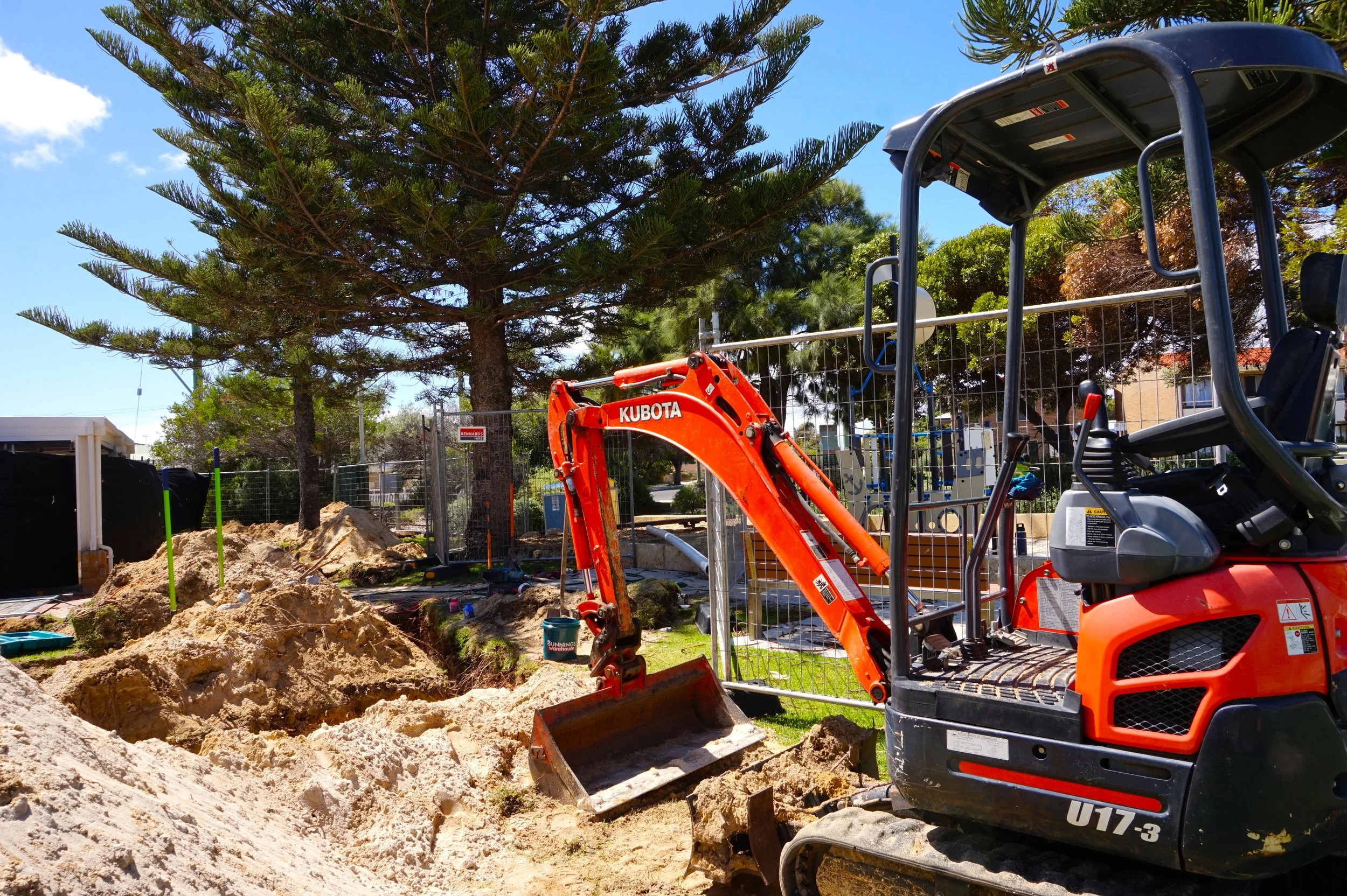 1.7t Kubota Mini Excavator at work