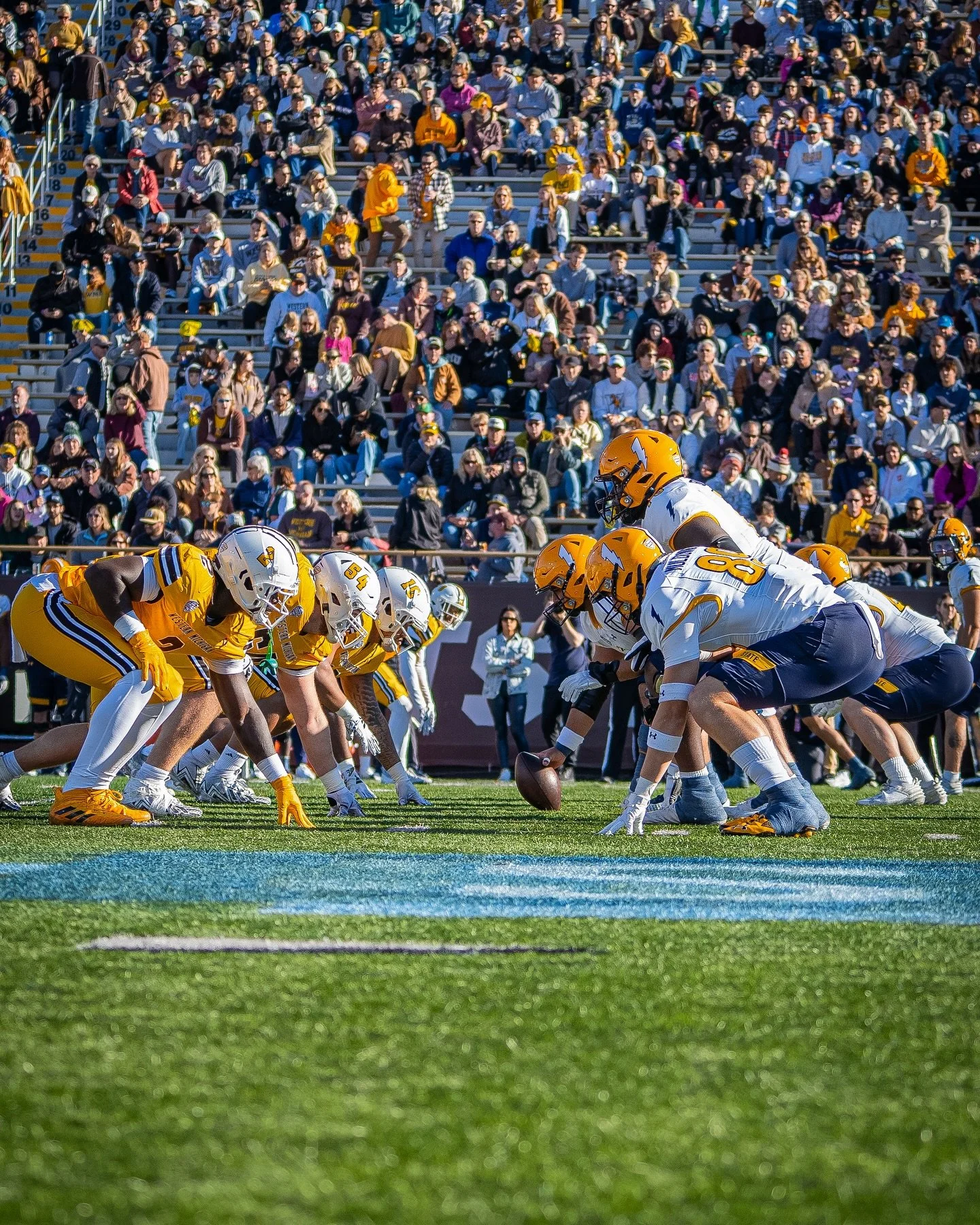 🟡Broncos🟡
-
#BroncosReign #college #football #macsports #kalamazoo #michigan #sport