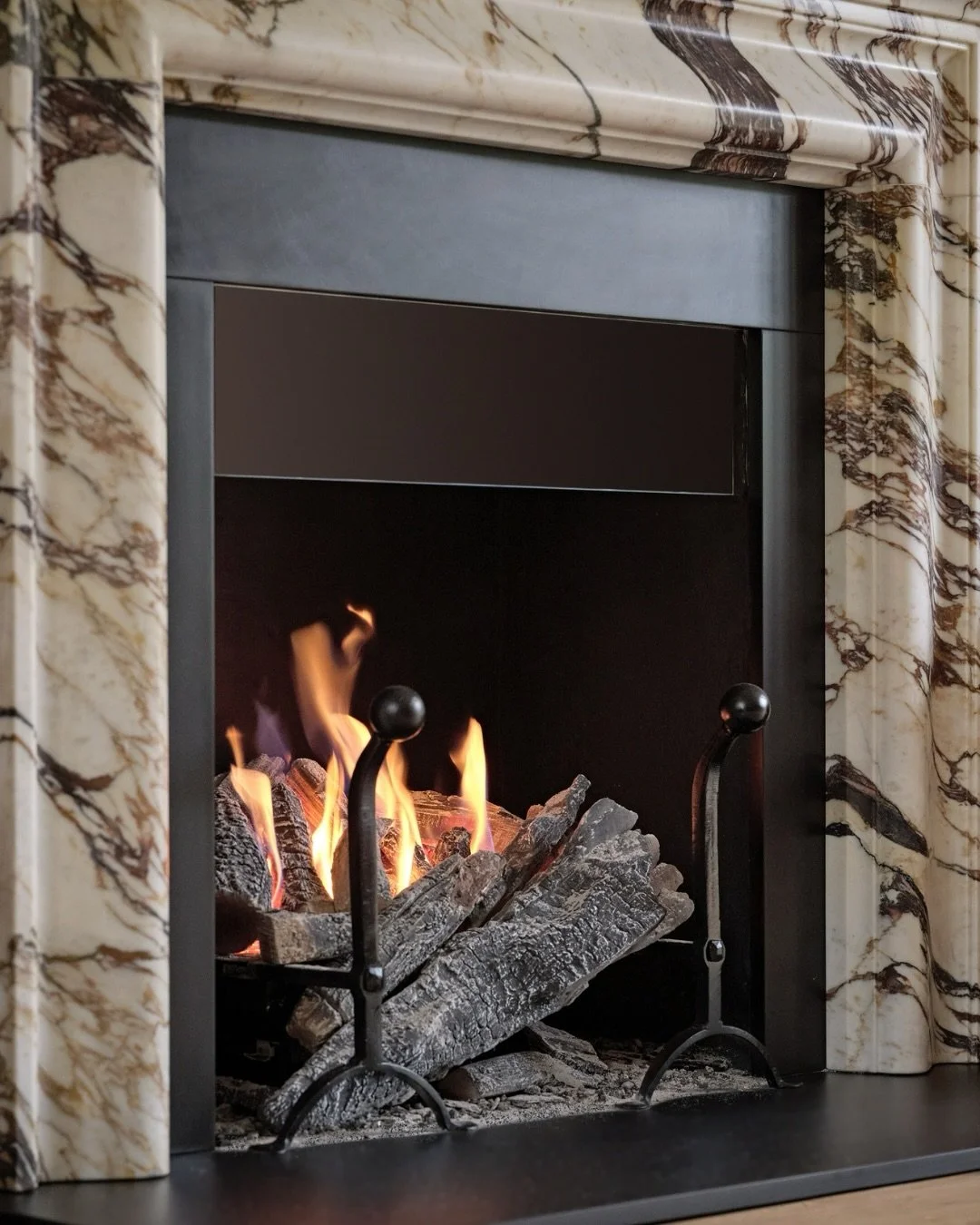 Gas fireplaces remain one of the most specified solutions within London&rsquo;s luxury residential and hospitality projects, and for good reason.⁠
⁠
Offering instant ignition, consistent heat output and beautifully realistic flame effects, gas provid