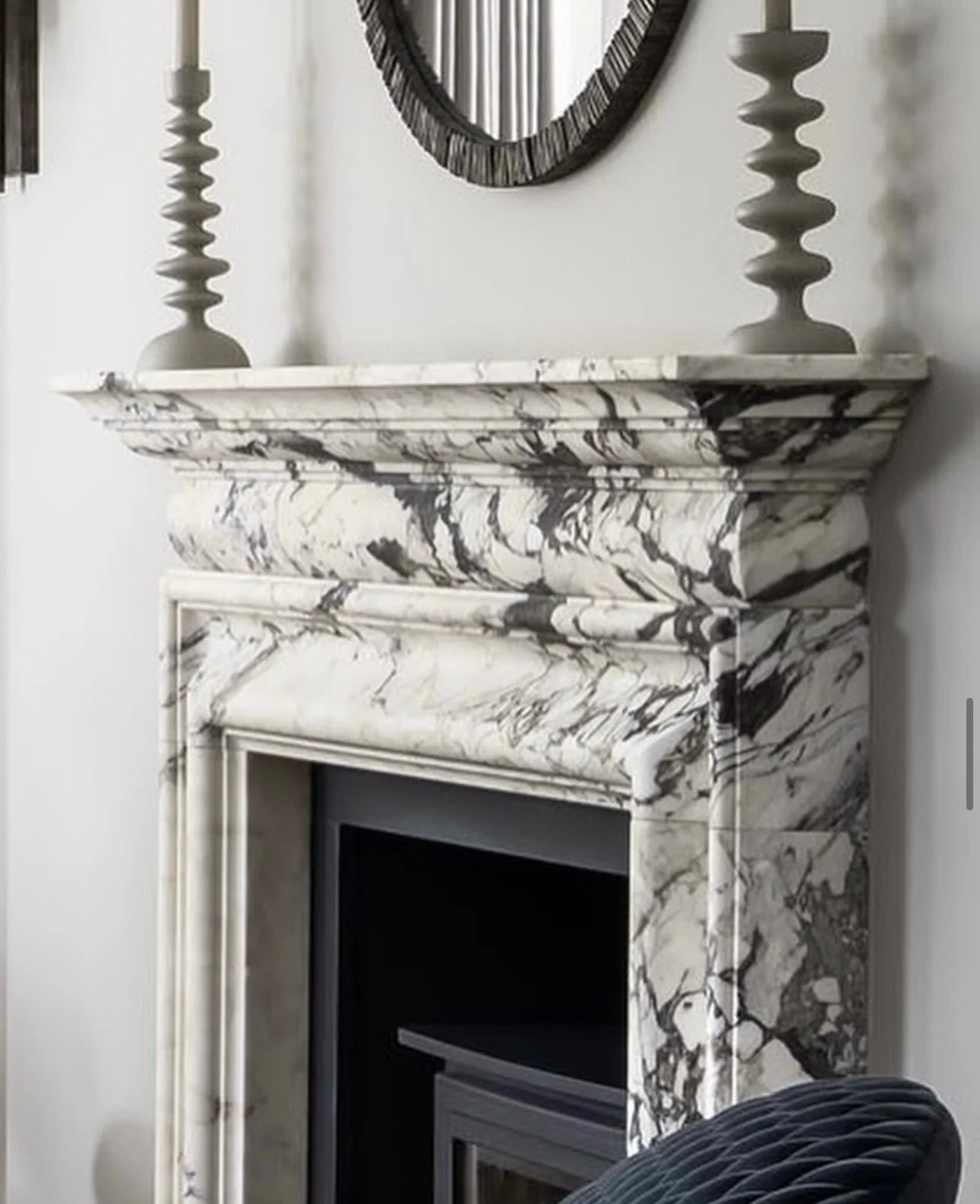 Moments above a mantel 🖤

Fireplace by @victoriastone_fireplaces
Fireplace design: Cornice Bolection
Stone: Fleur de Peche

Interiors by @sgsdesigninteriors
Photography by @ryanwicksphoto

#victoriastonefireplaces #fireplacedesign #bespokefireplace 